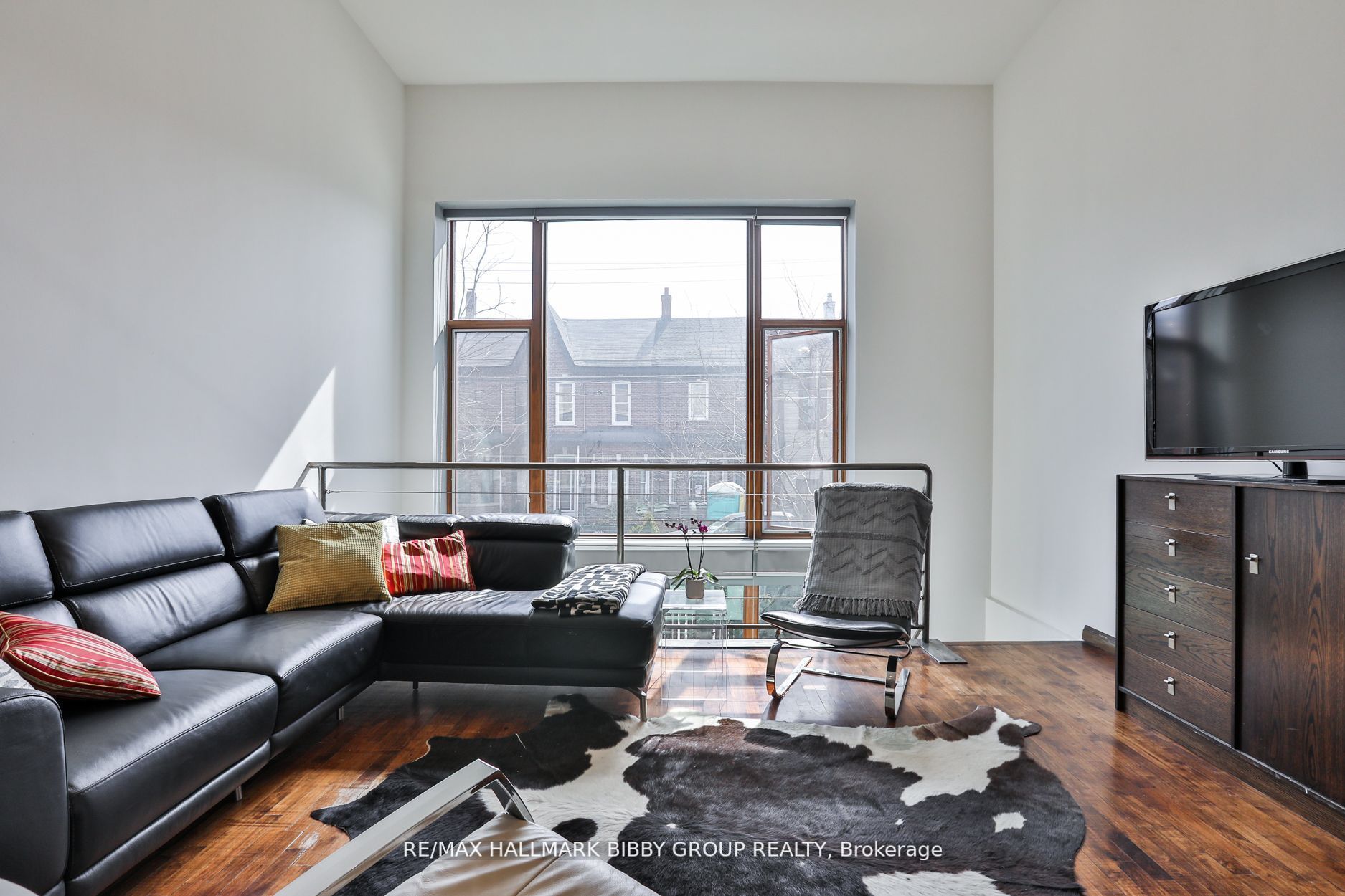 676 Richmond Street W 101