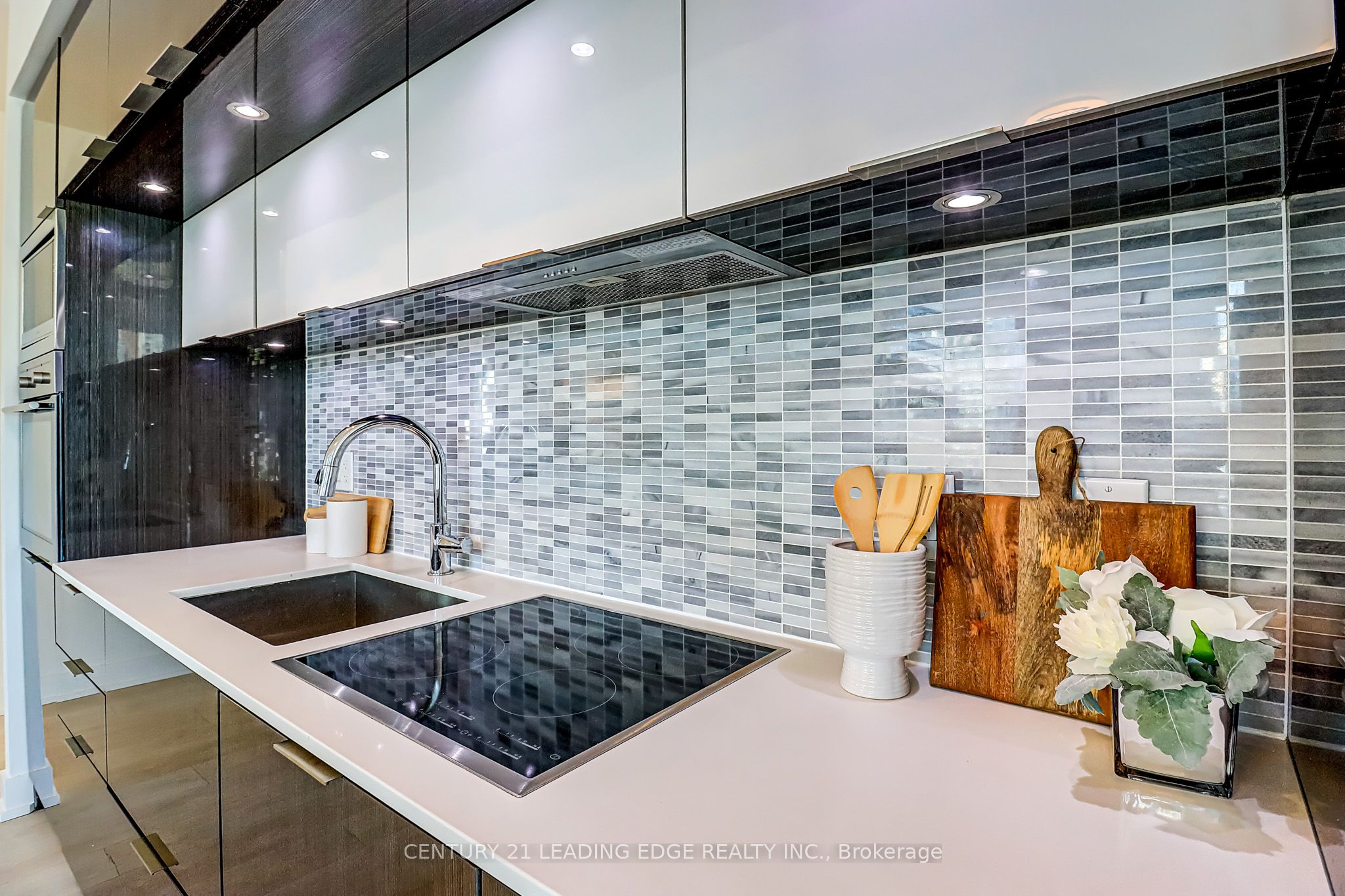 318 Richmond Street 3904