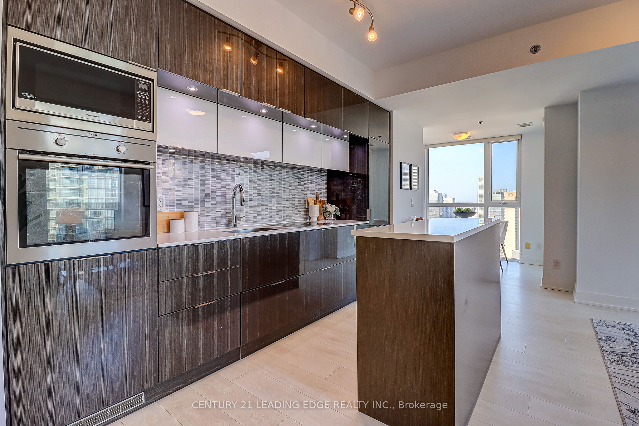 318 Richmond Street 3904