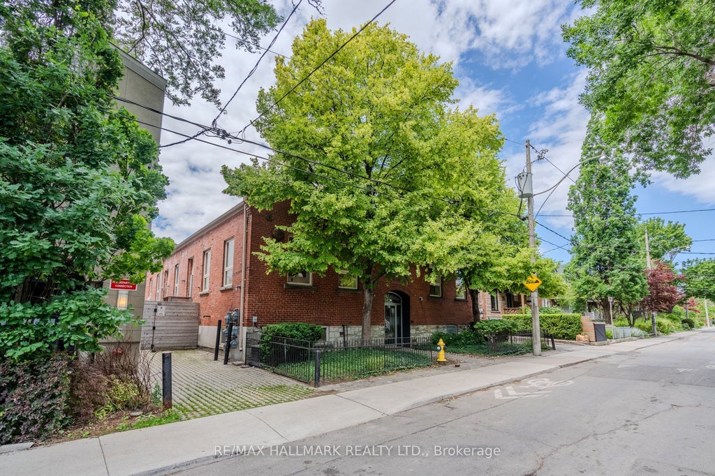 Photo of 8 Bartlett Avenue #2, Toronto, ON M6H 3E6 (MLS # W13479556)