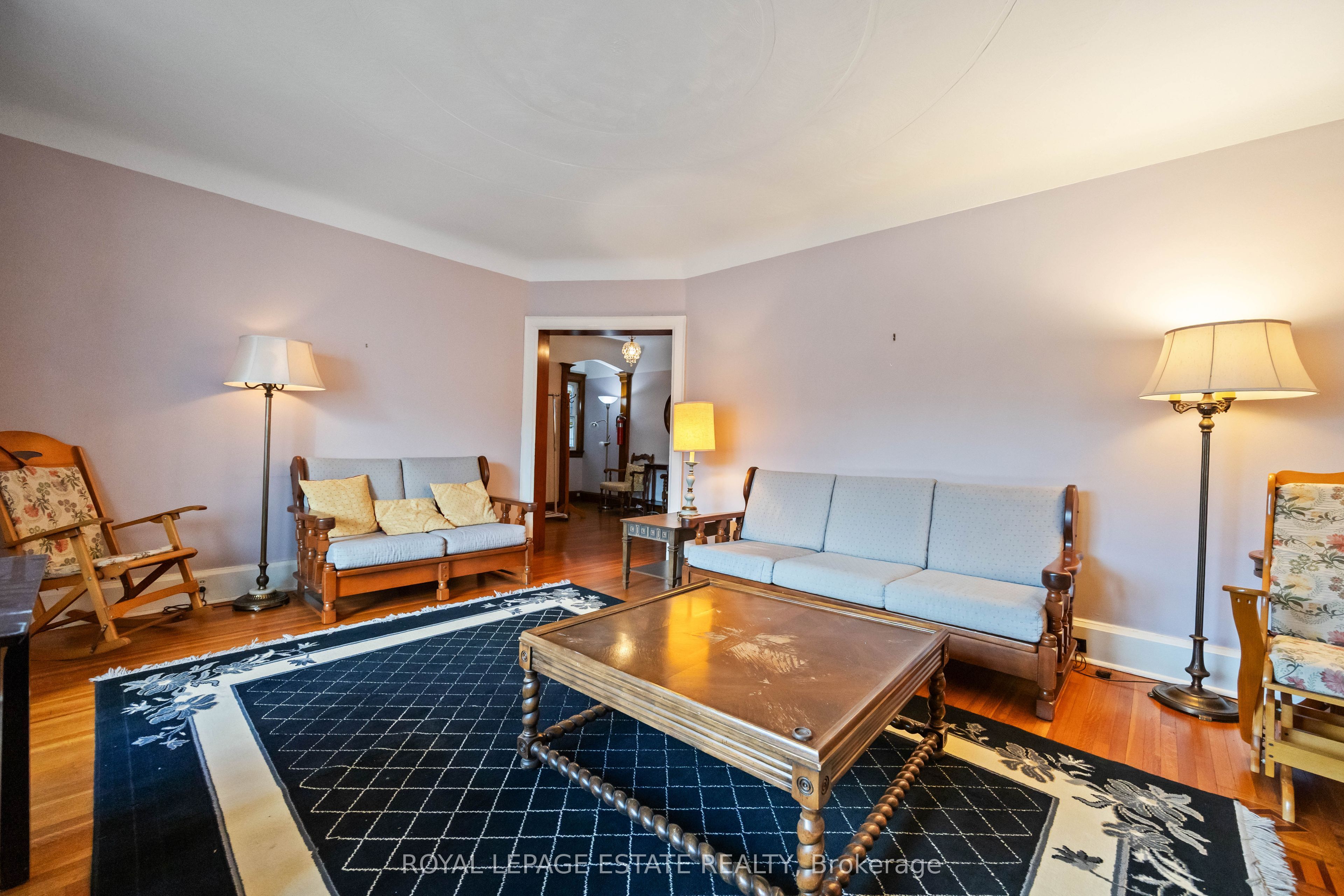 877 Broadview Avenue