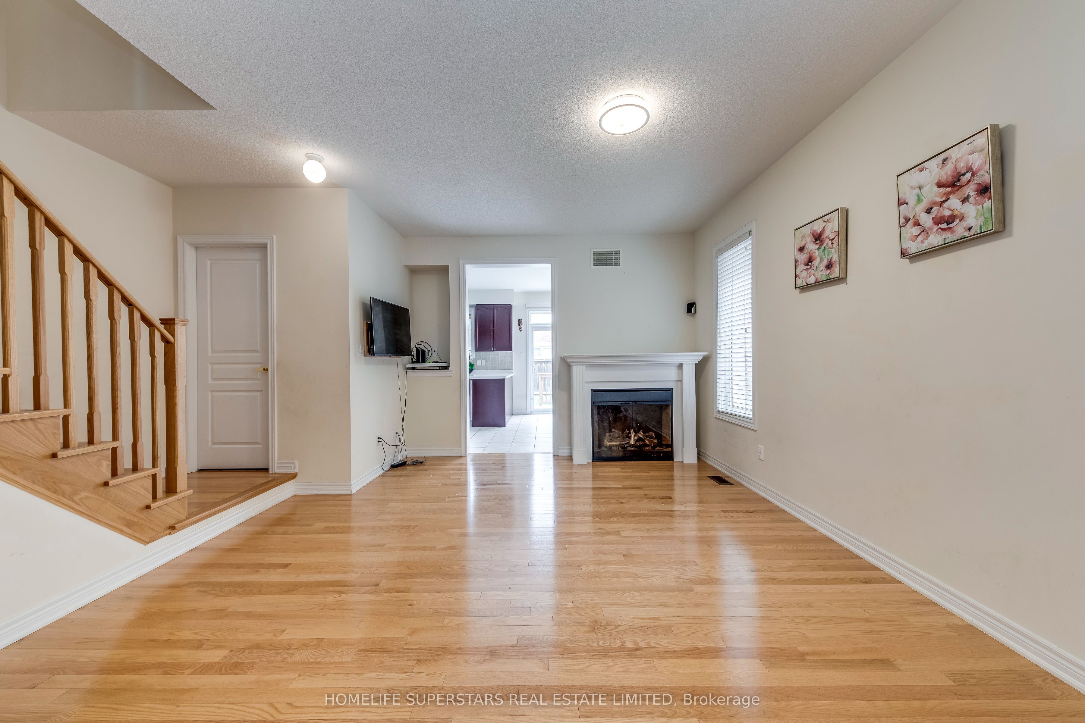 4563 Centretown Way