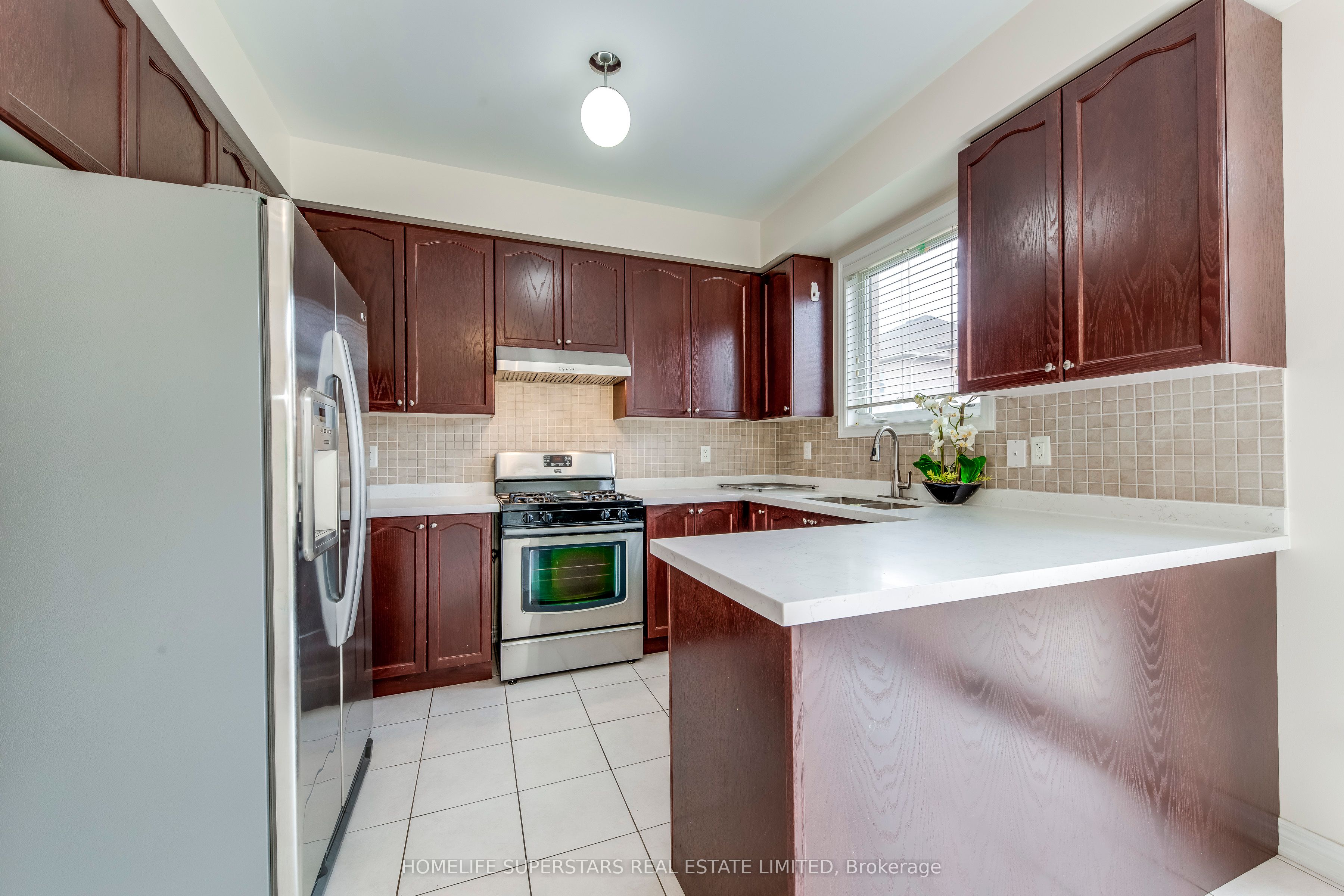 4563 Centretown Way