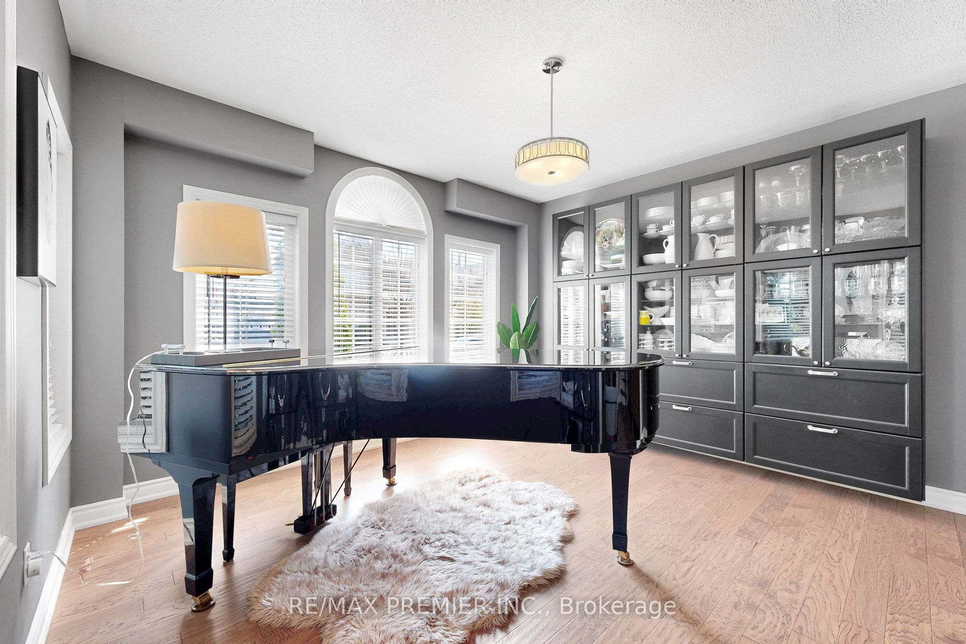 124 Kingsview Drive