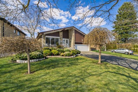 421 Valleyfield Drive Mississauga ON L5A 1L2