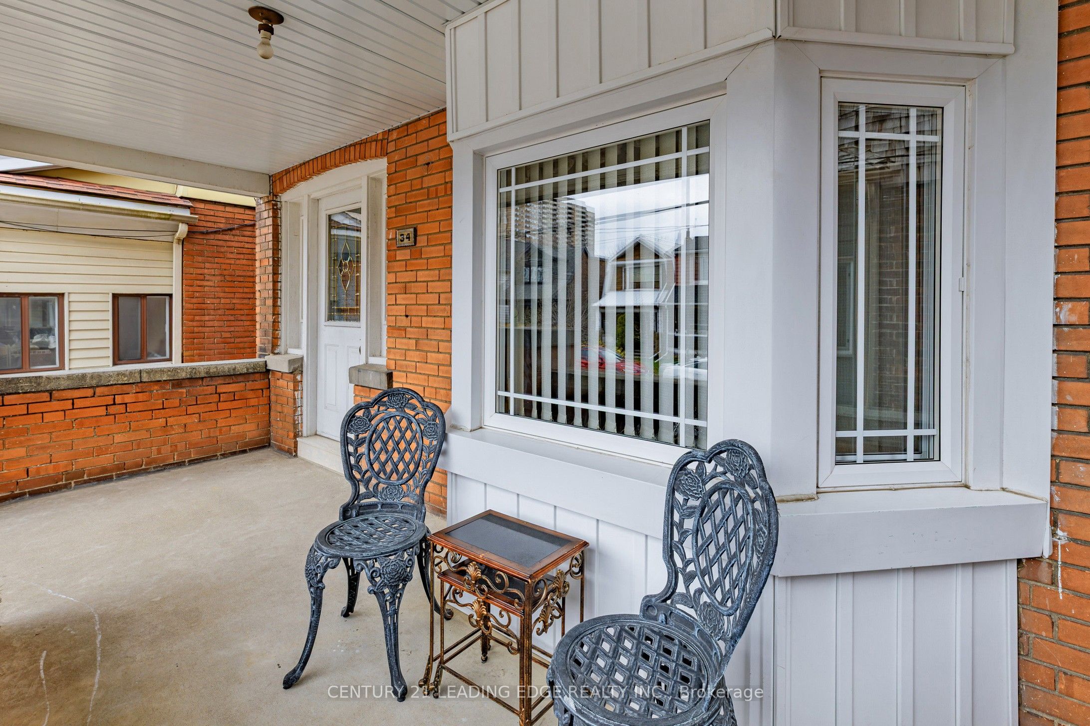 34 CHISHOLM Avenue