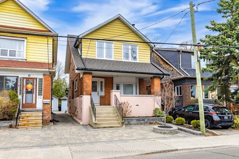 34 CHISHOLM Avenue Toronto ON M4C 4V2