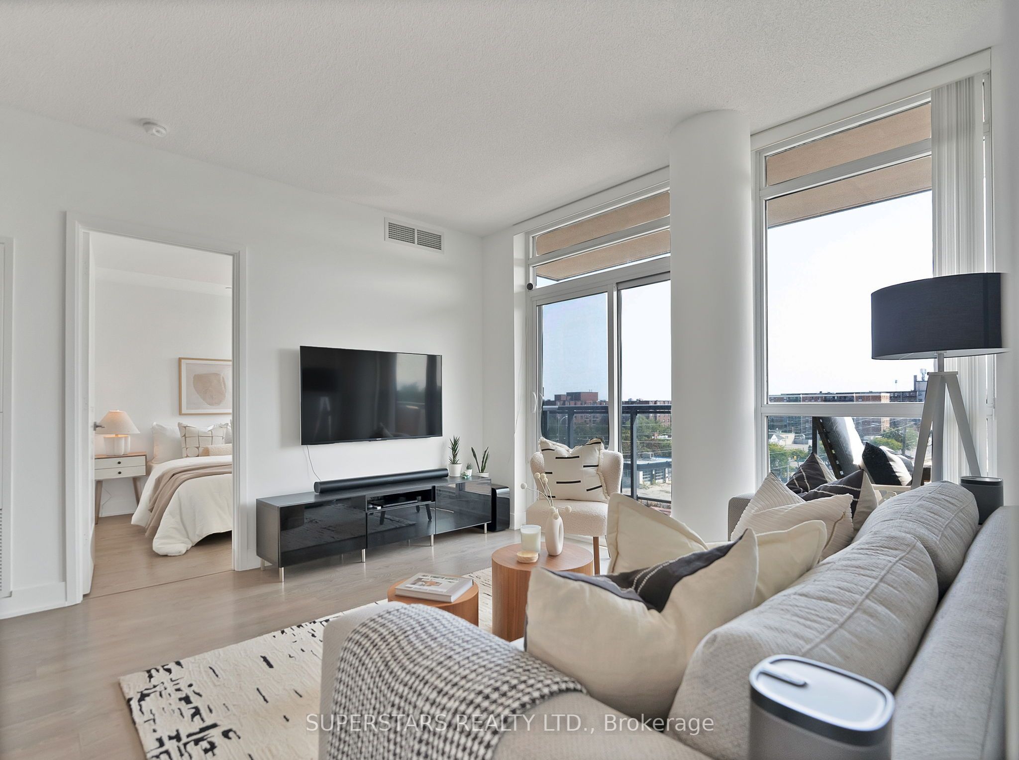 7608 Yonge Street 620