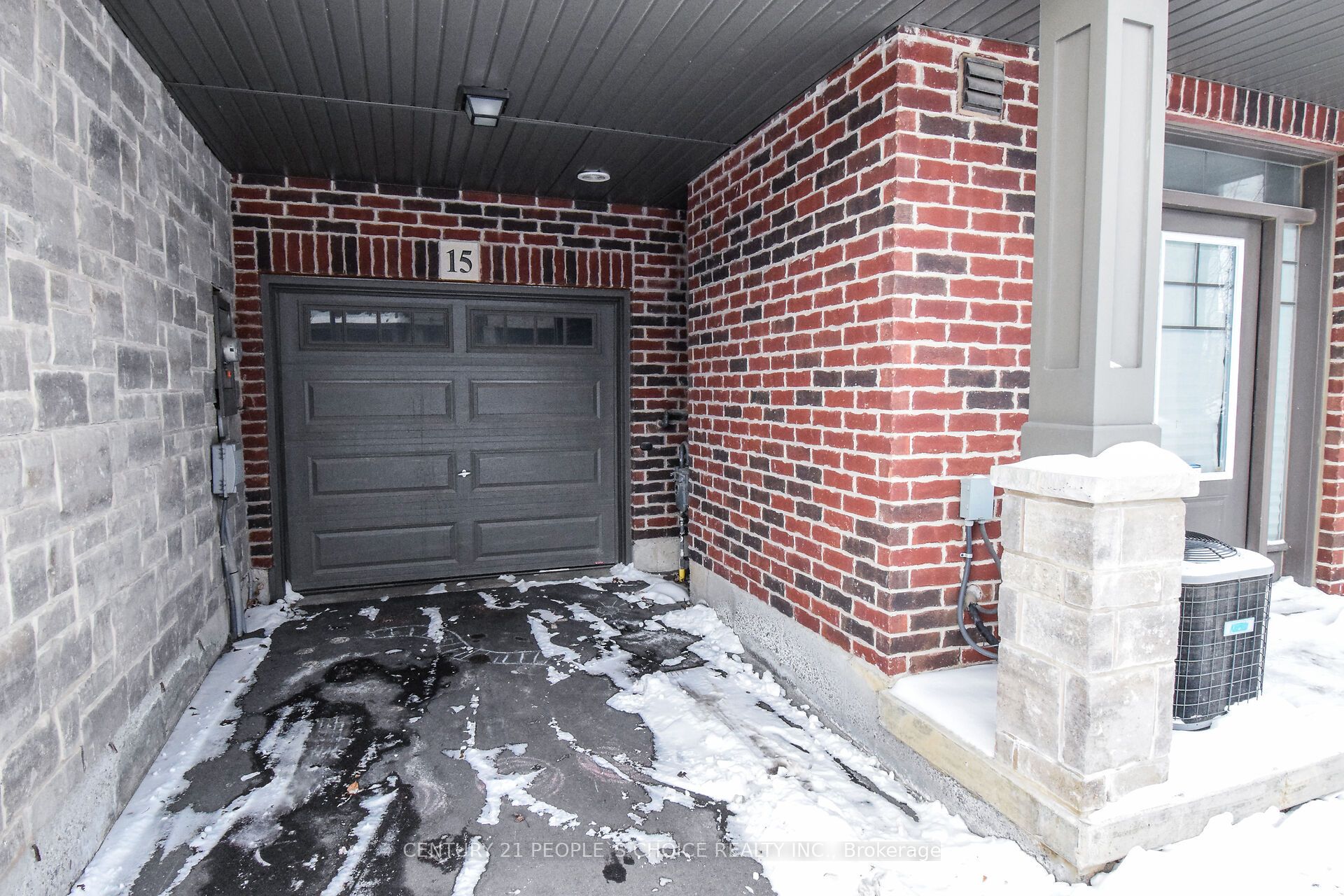 15 Hoffman Lane