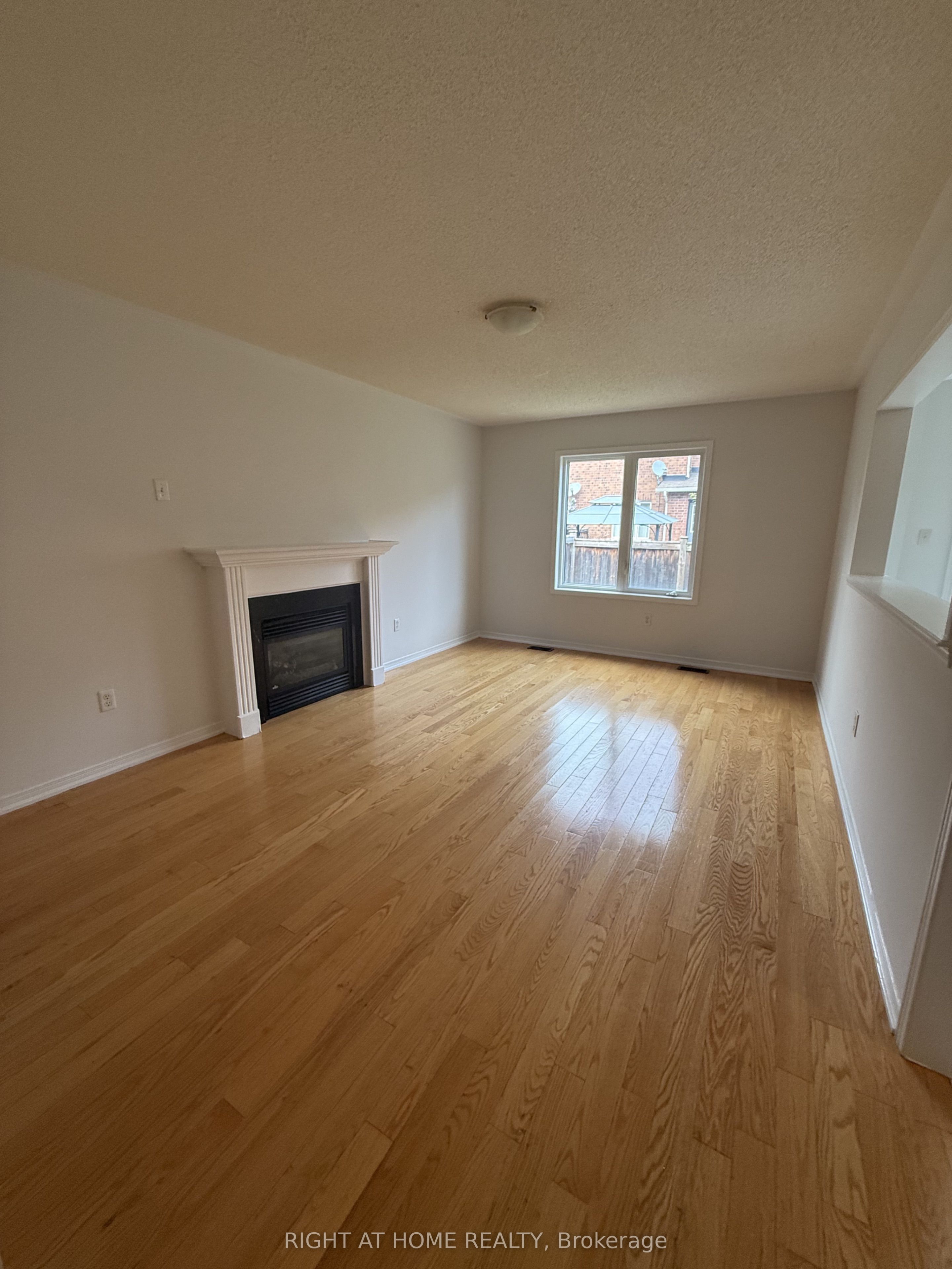 427 Chandler Crescent
