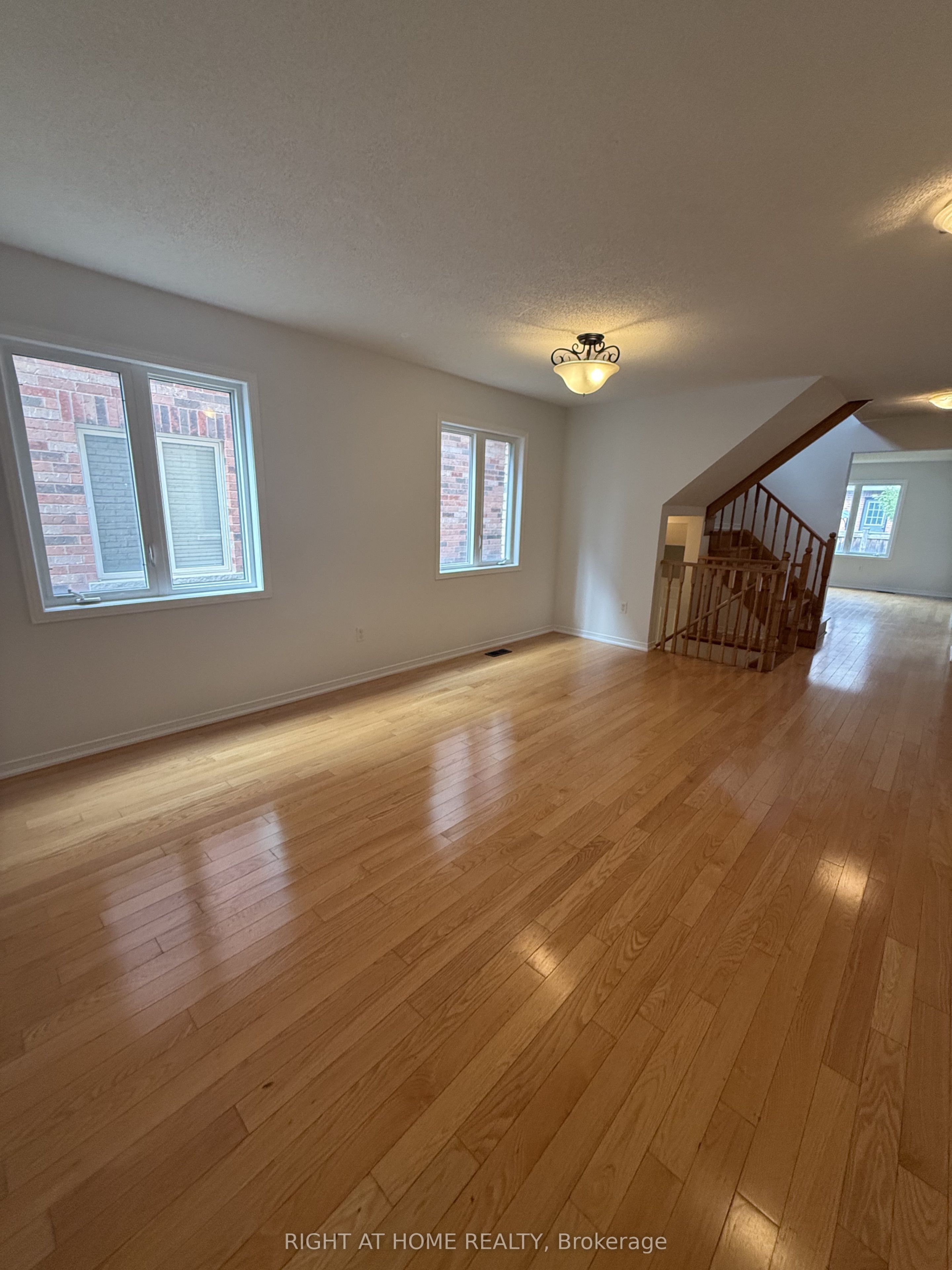 427 Chandler Crescent