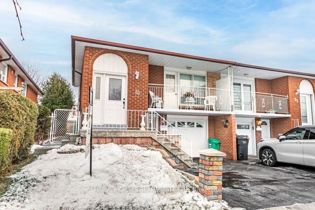 Photo of 33 Tolton Drive S, Brampton, ON L6V 2P9 (MLS # W12697772)