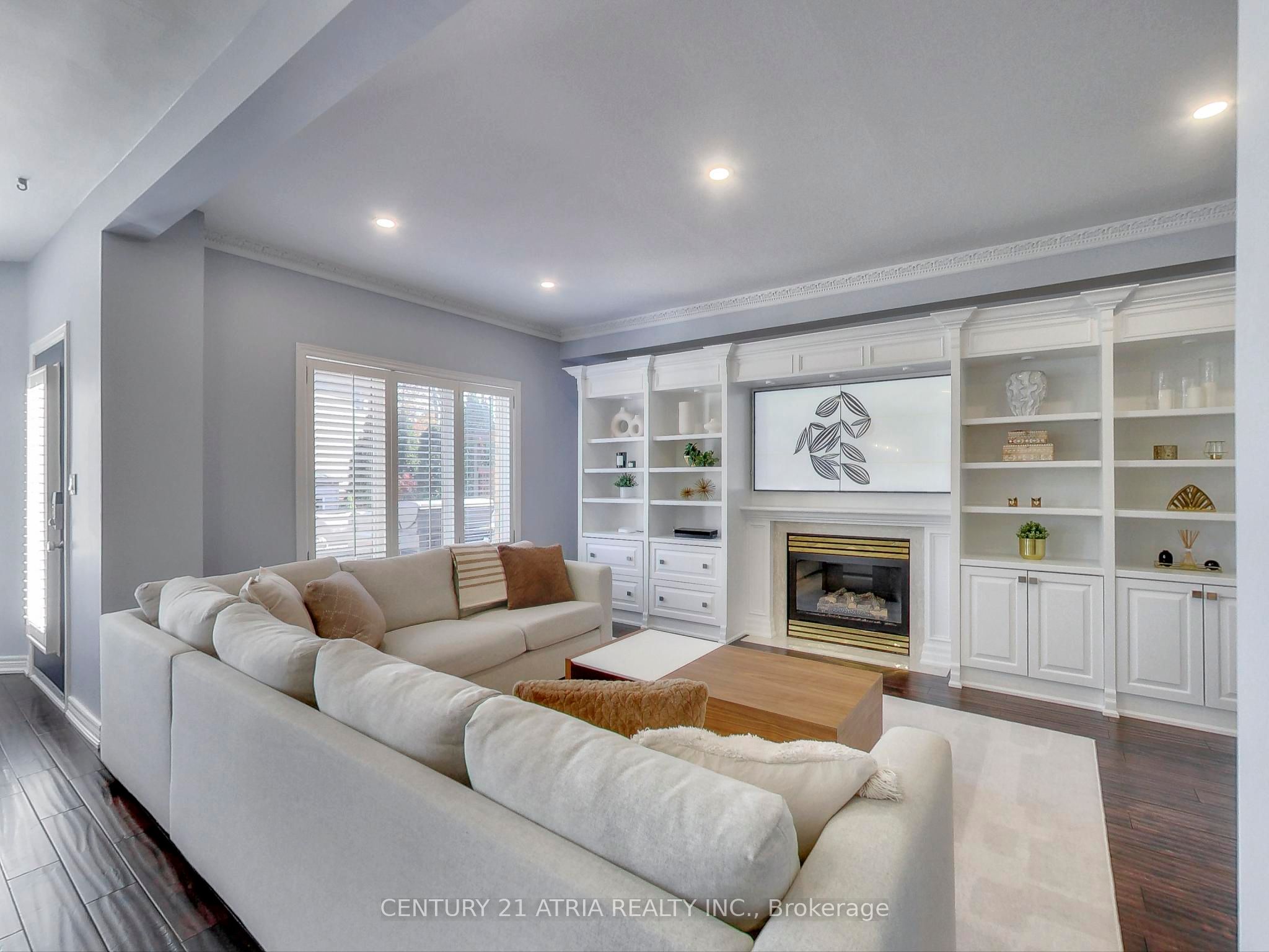 2 Whalen Court