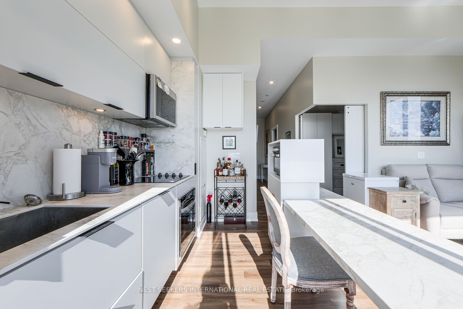 370 Martha Street 403