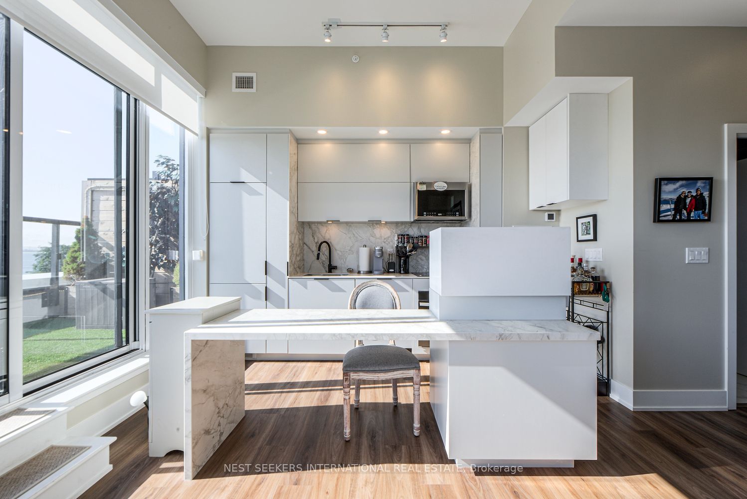 370 Martha Street 403