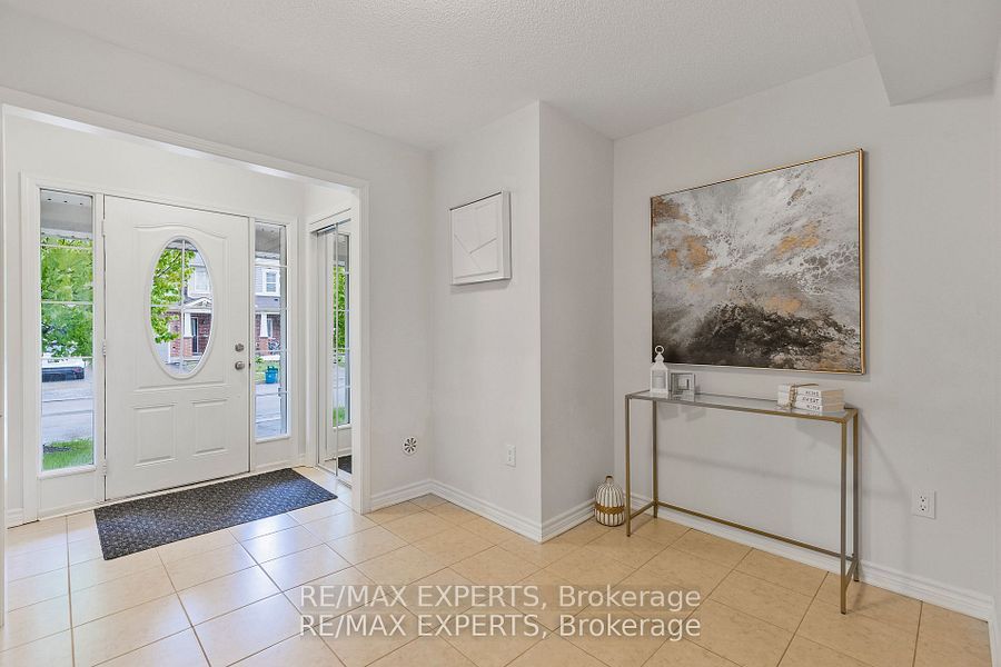 1607 Gainer Crescent