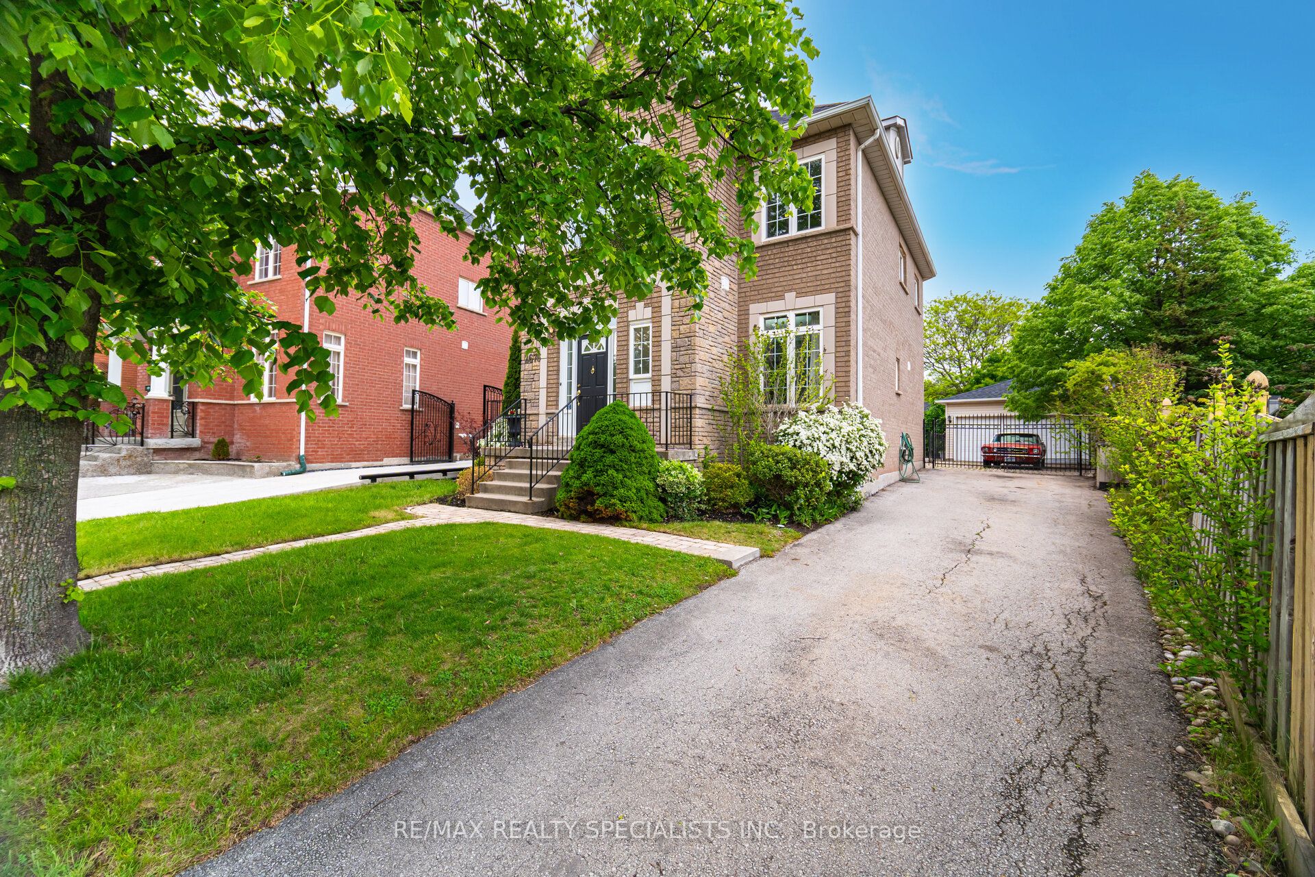 2676 Castle Hill Crescent