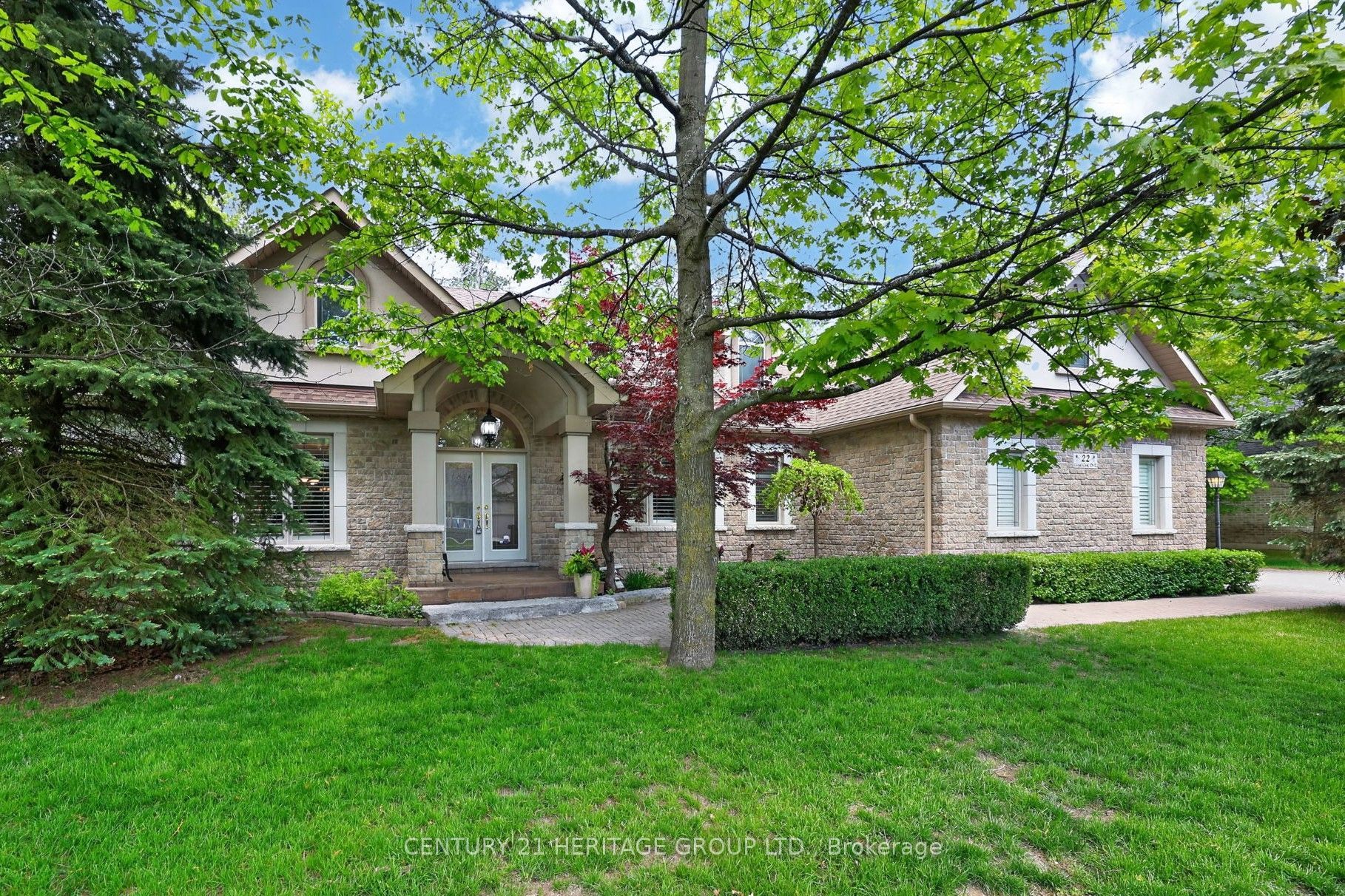 22 Lloyd Cook Drive E