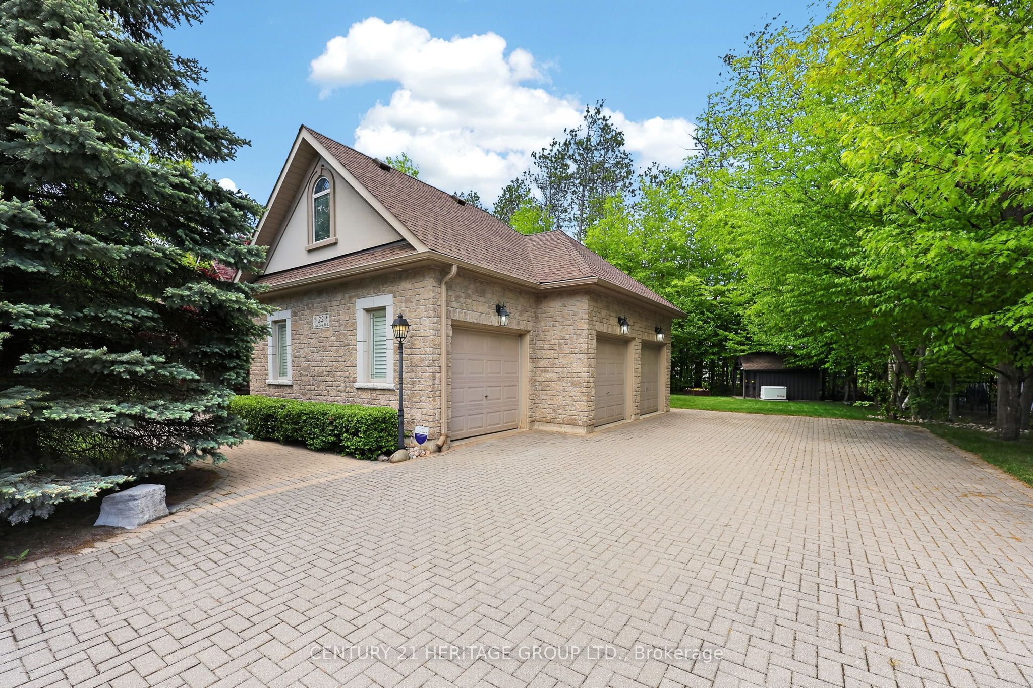 22 Lloyd Cook Drive E
