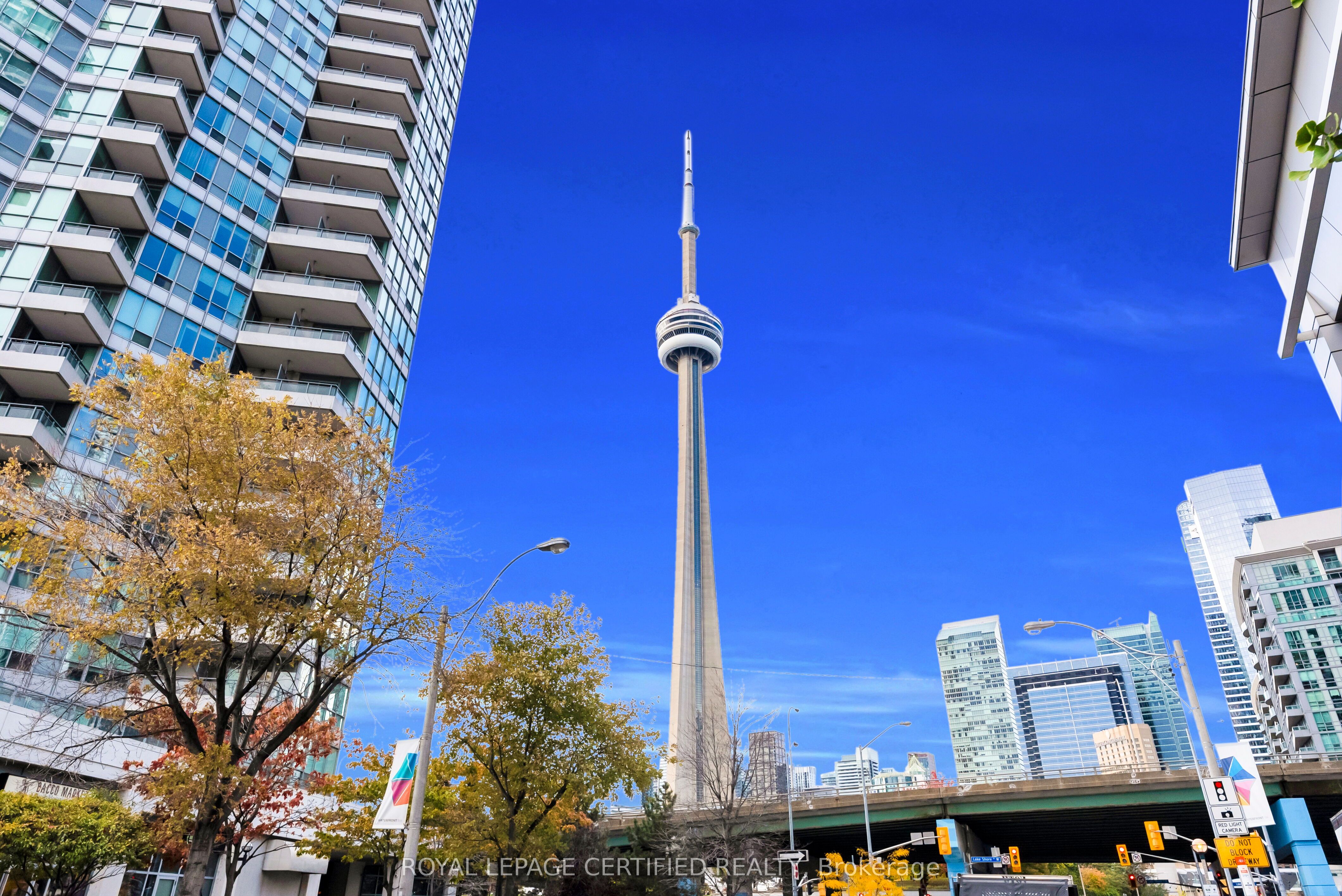 218 Queens Quay W 1405