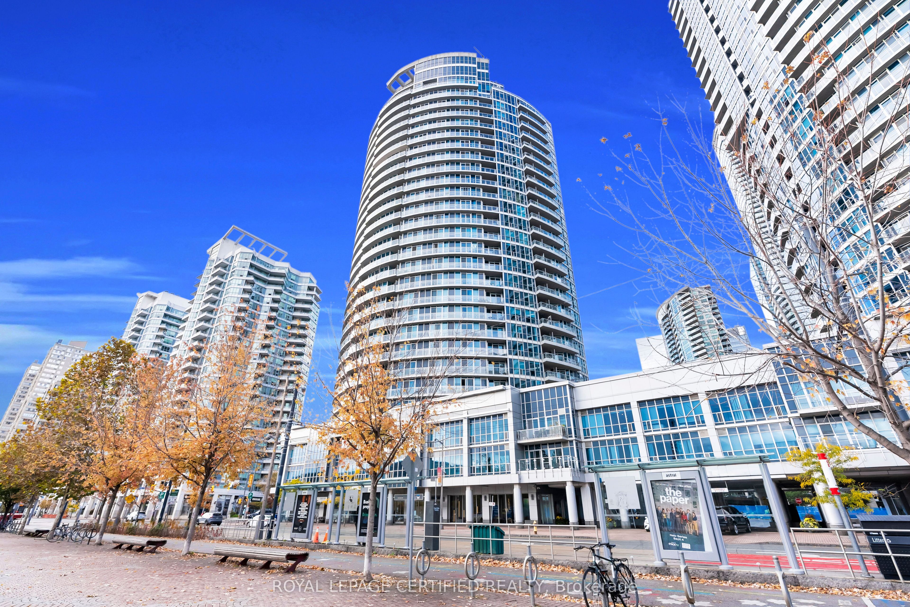 218 Queens Quay W 1405