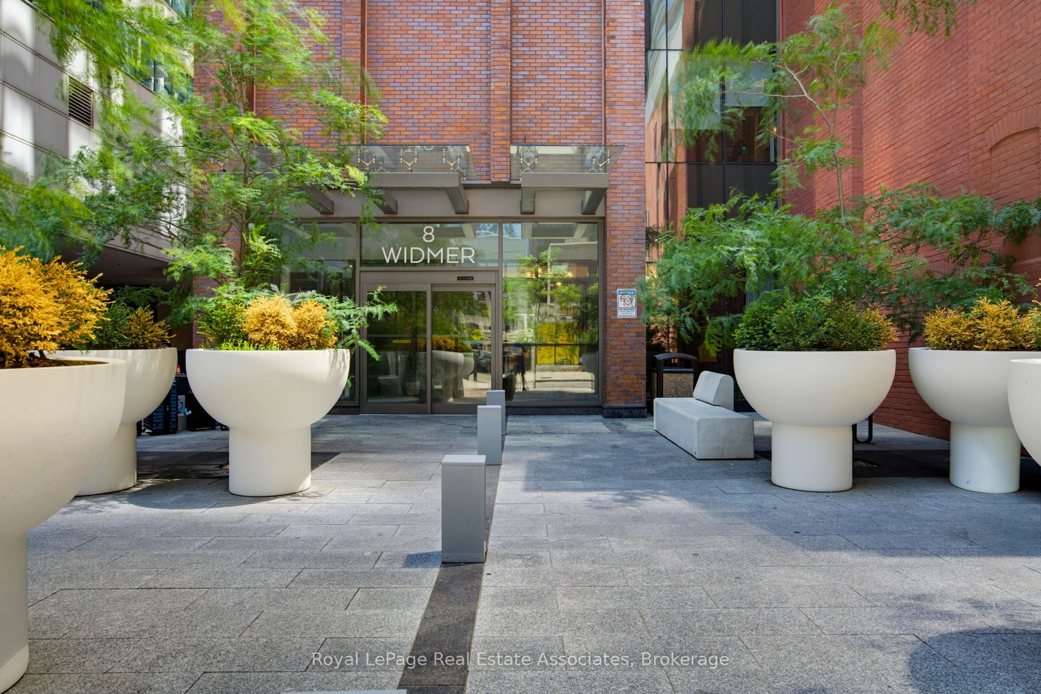 8 Widmer Street 2403
