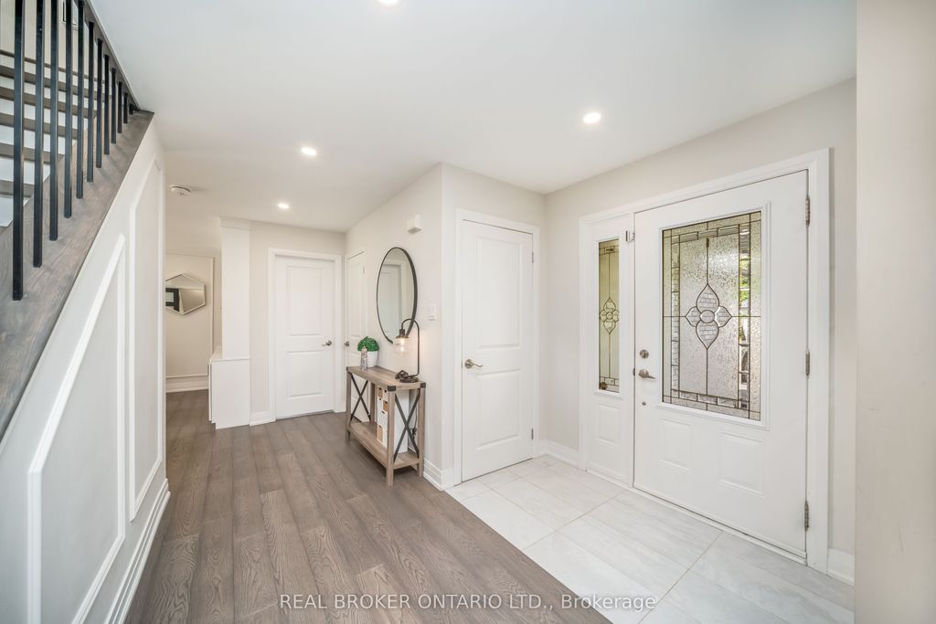 Photo of 1879 Ashwood Avenue, Innisfil, ON L9S 1W1 (MLS # N13023078)