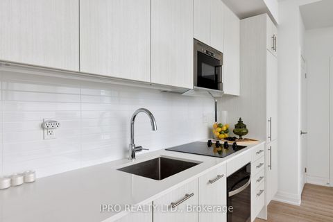 286 Main Street 807 Toronto ON M4C 0B3