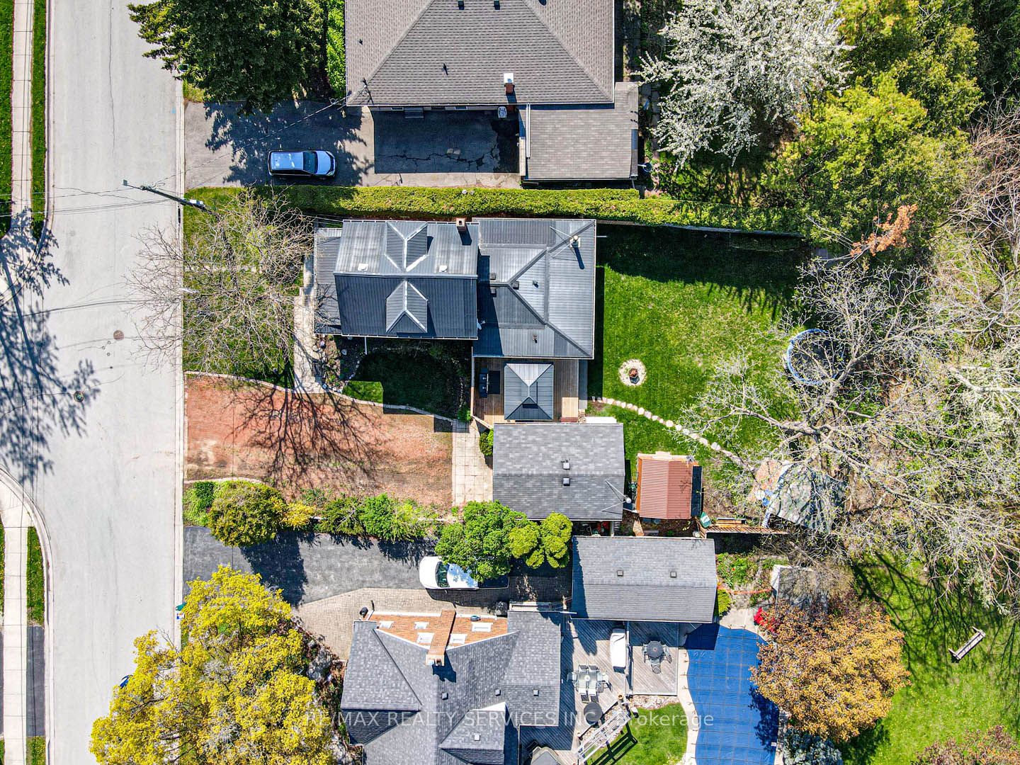 112 Court Street N