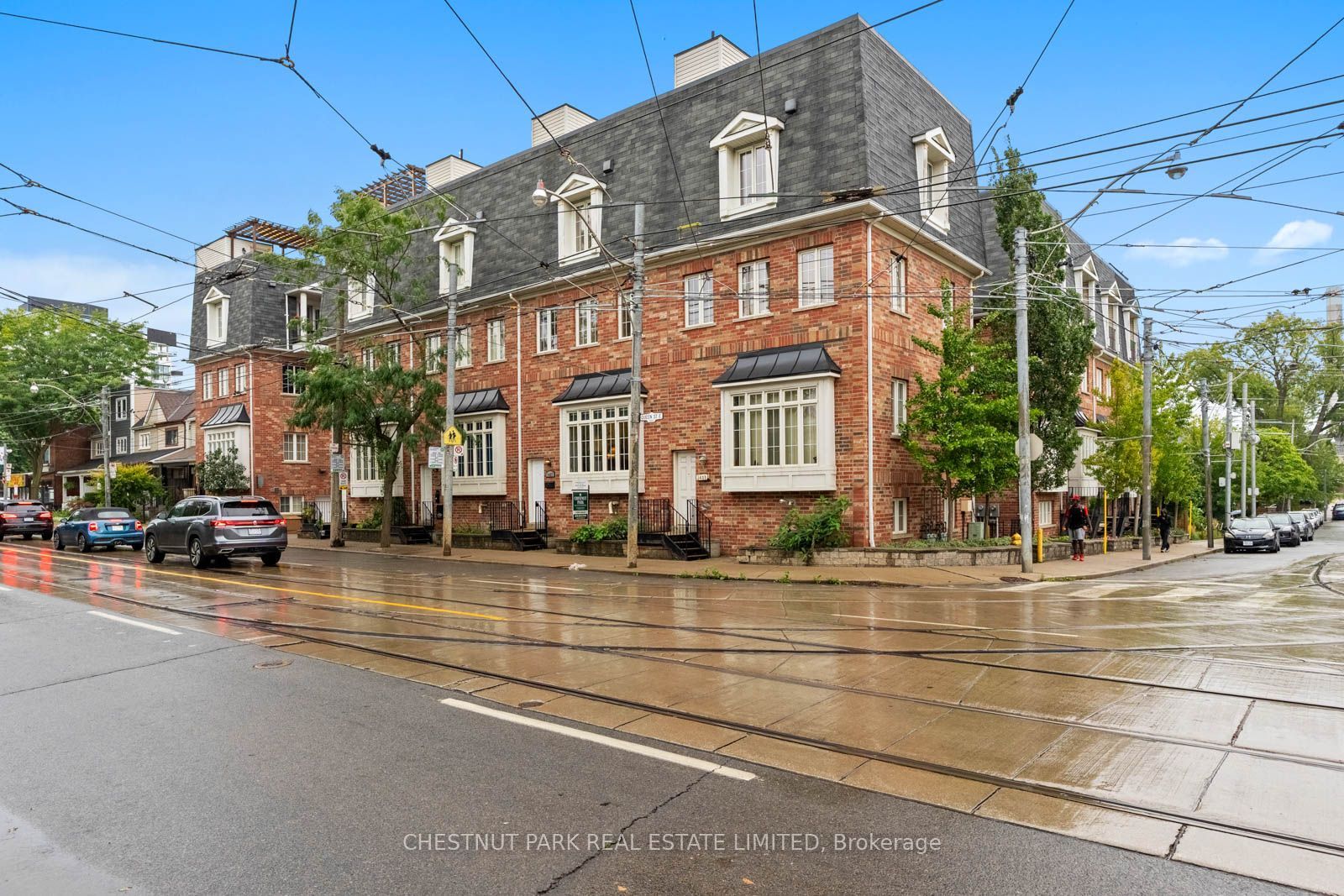 1437 Queen Street E