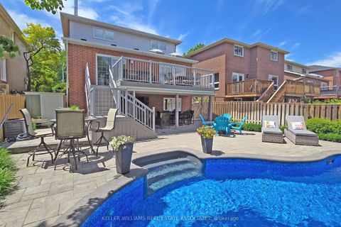 6931 Hickling Crescent Mississauga ON L5N 5B1