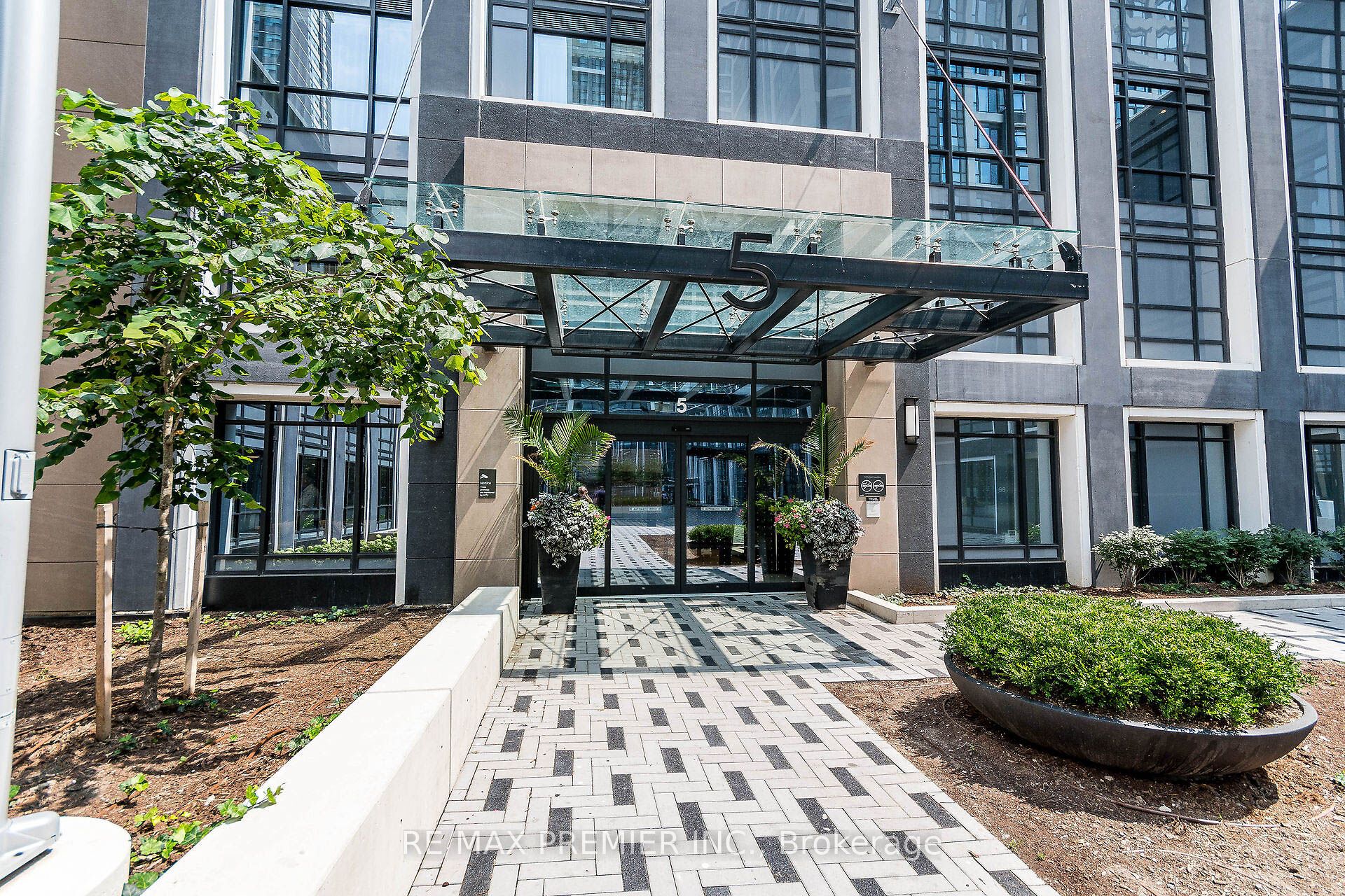 5 Mabelle Avenue 4235