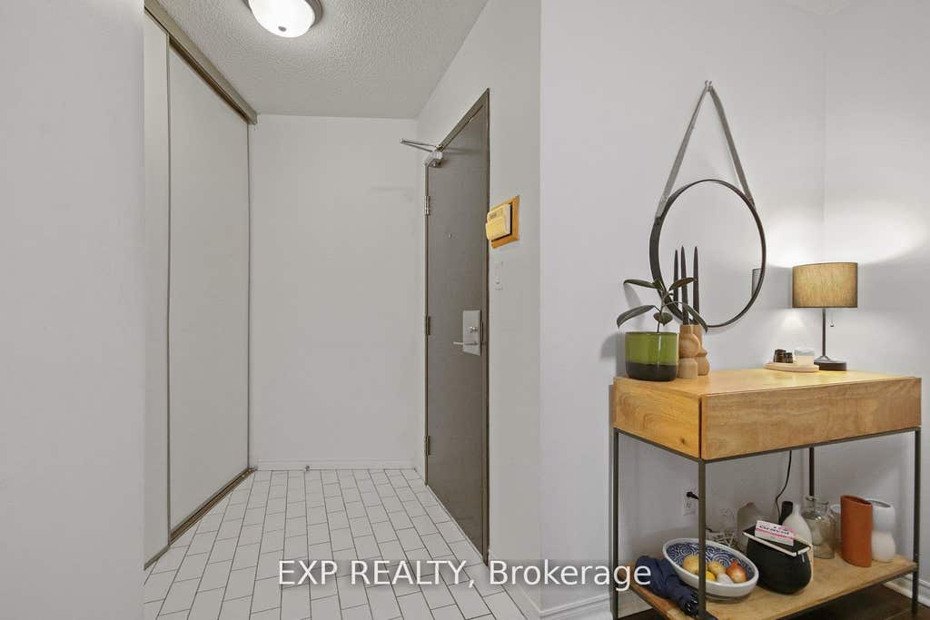 Photo of 25 The Esplanade N/A #808, Toronto, ON M5E 1W5 (MLS # C13661006)