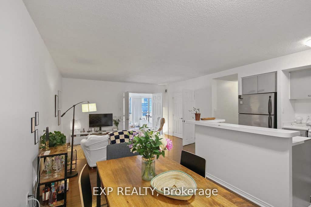 Photo of 25 The Esplanade N/A #808, Toronto, ON M5E 1W5 (MLS # C13661006)