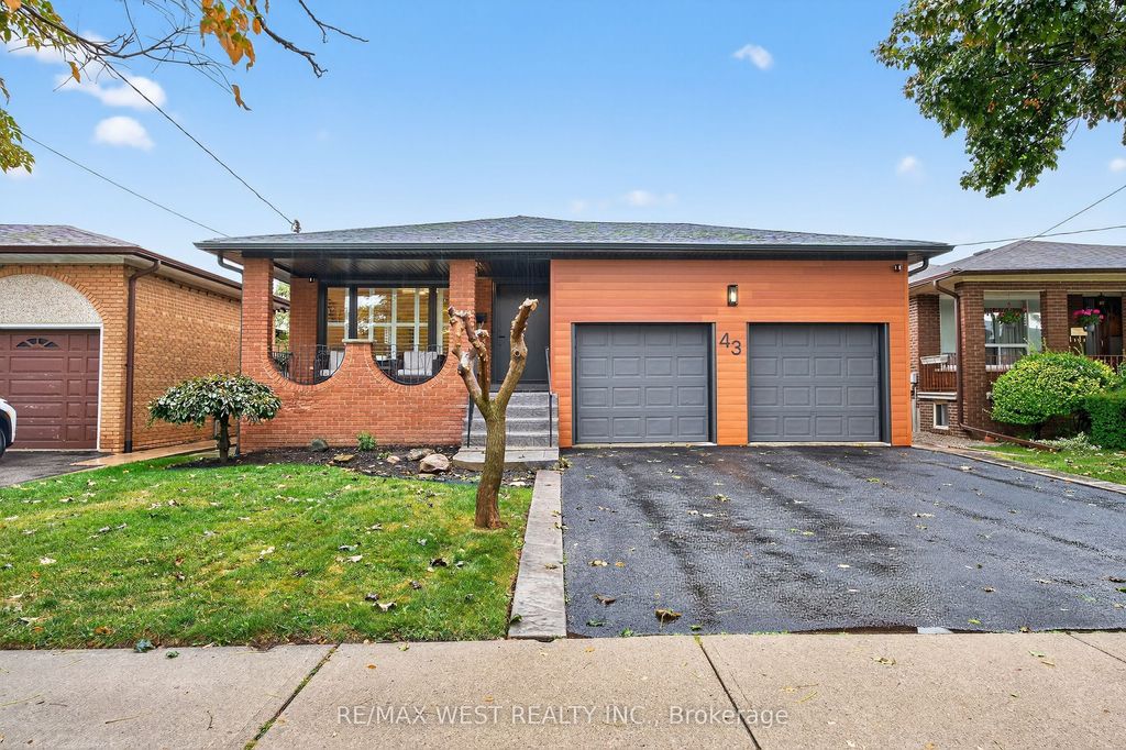 Photo of 43 St Georges Boulevard, Toronto, ON M9R 1X3 (MLS # W12429072)