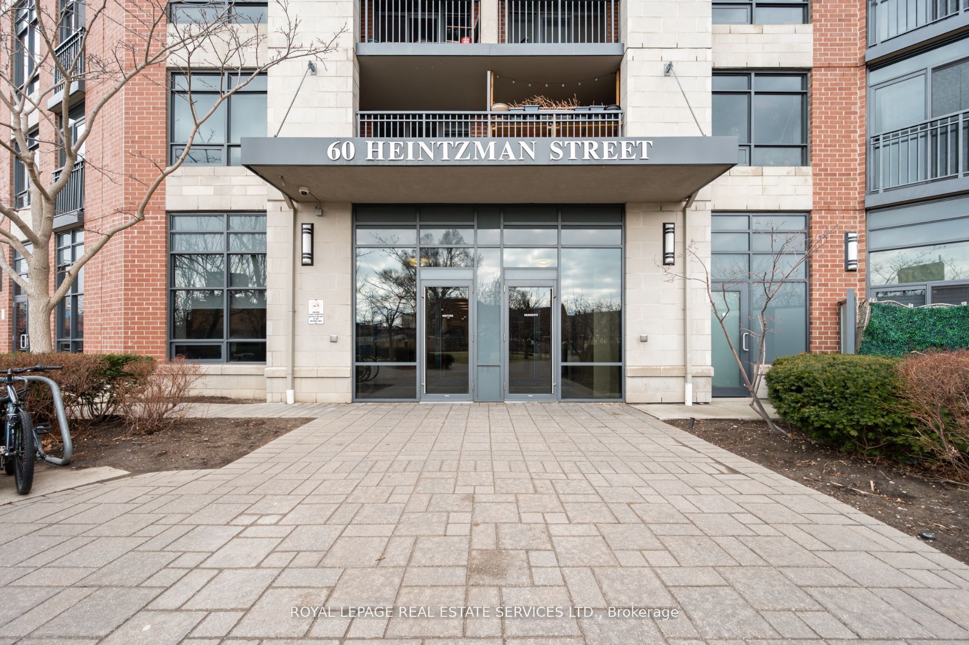 60 Heintzman Street 834