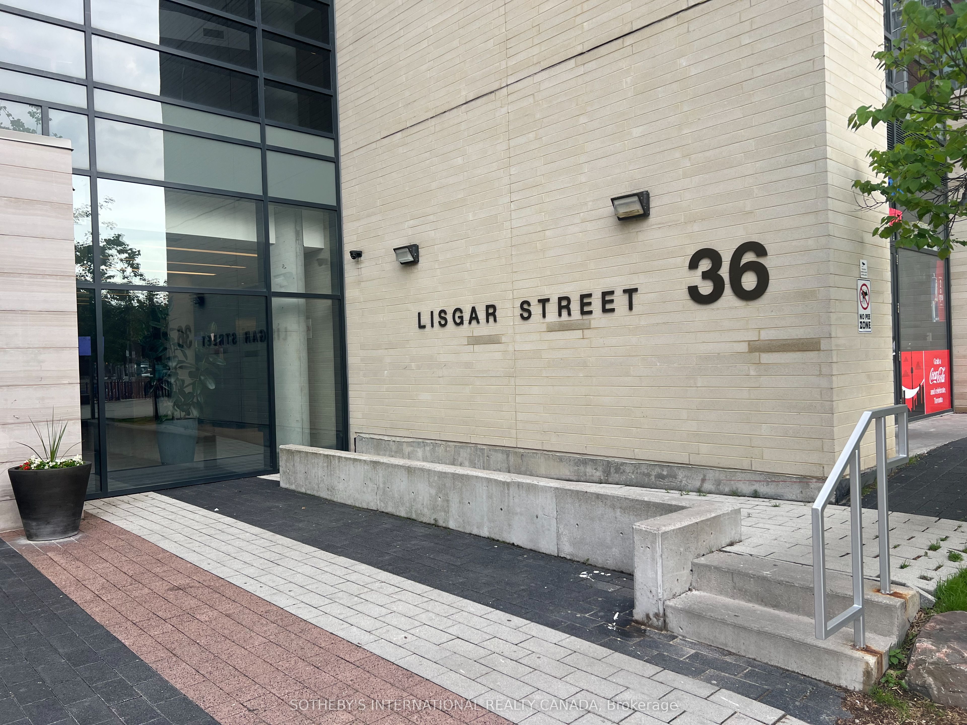 36 Lisgar Street 815