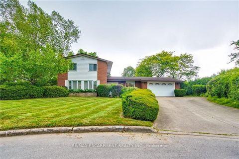 Photo of 3546 Eton Crescent, Niagara Falls, ON L2J 3B5 (MLS # X12466953)