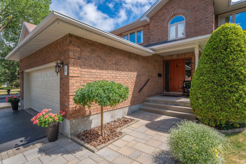 Photo of 41 Tower Hill Crescent, Kanata, ON K2M 1R5 (MLS # X12450492)