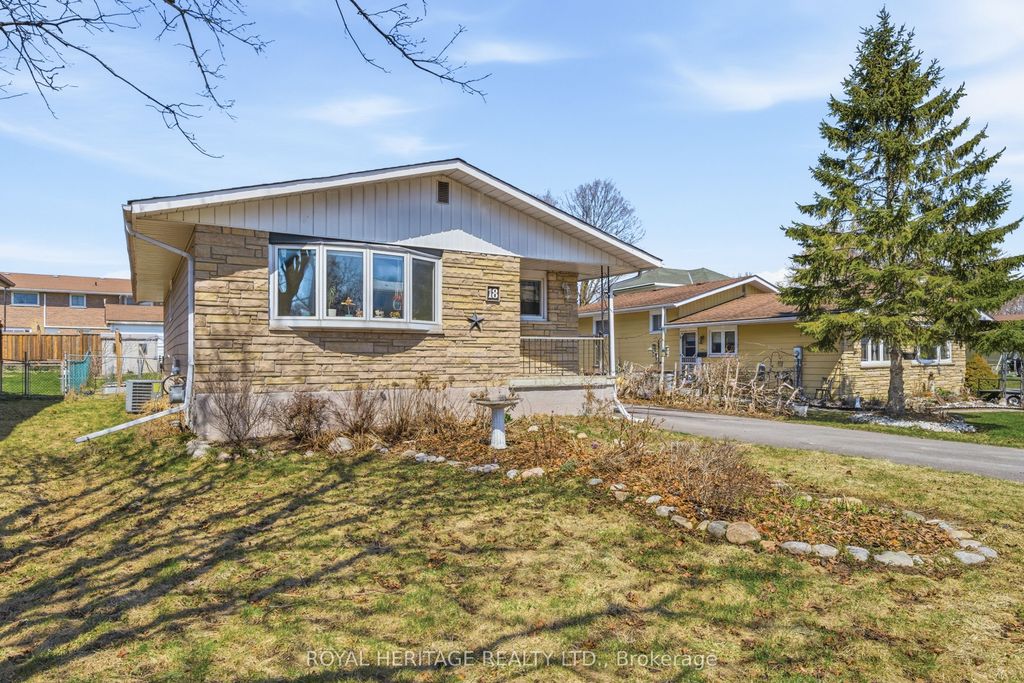 Photo of 18 Panelas Crescent, Quinte West, ON K8V 6A5 (MLS # X12978368)