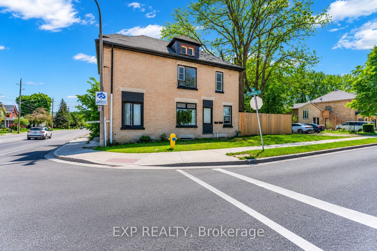 Photo 1 of 29 — 553 Quebec Street, London East, ON N5W 3Y9
