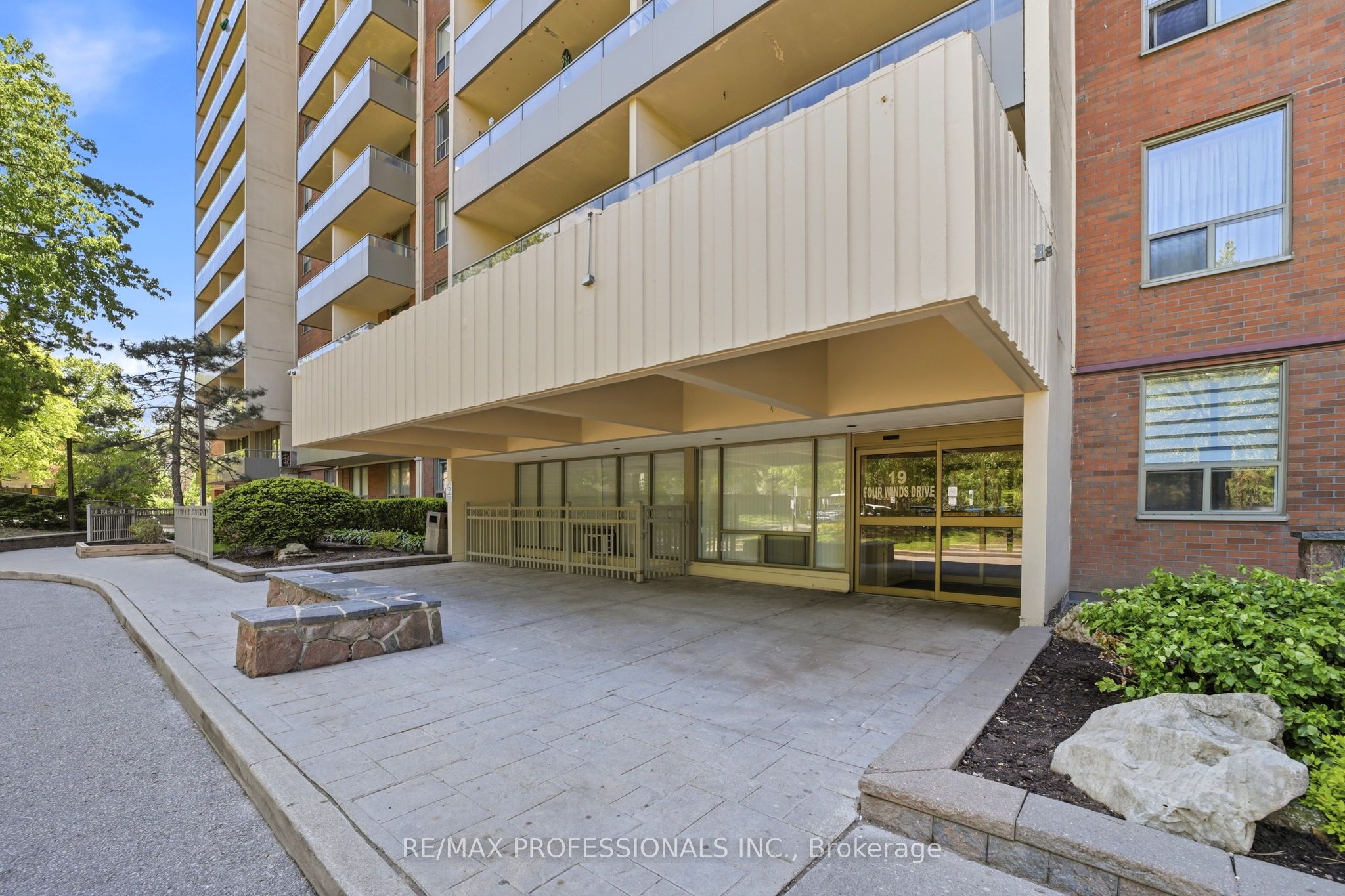 19 Four Winds Drive 204