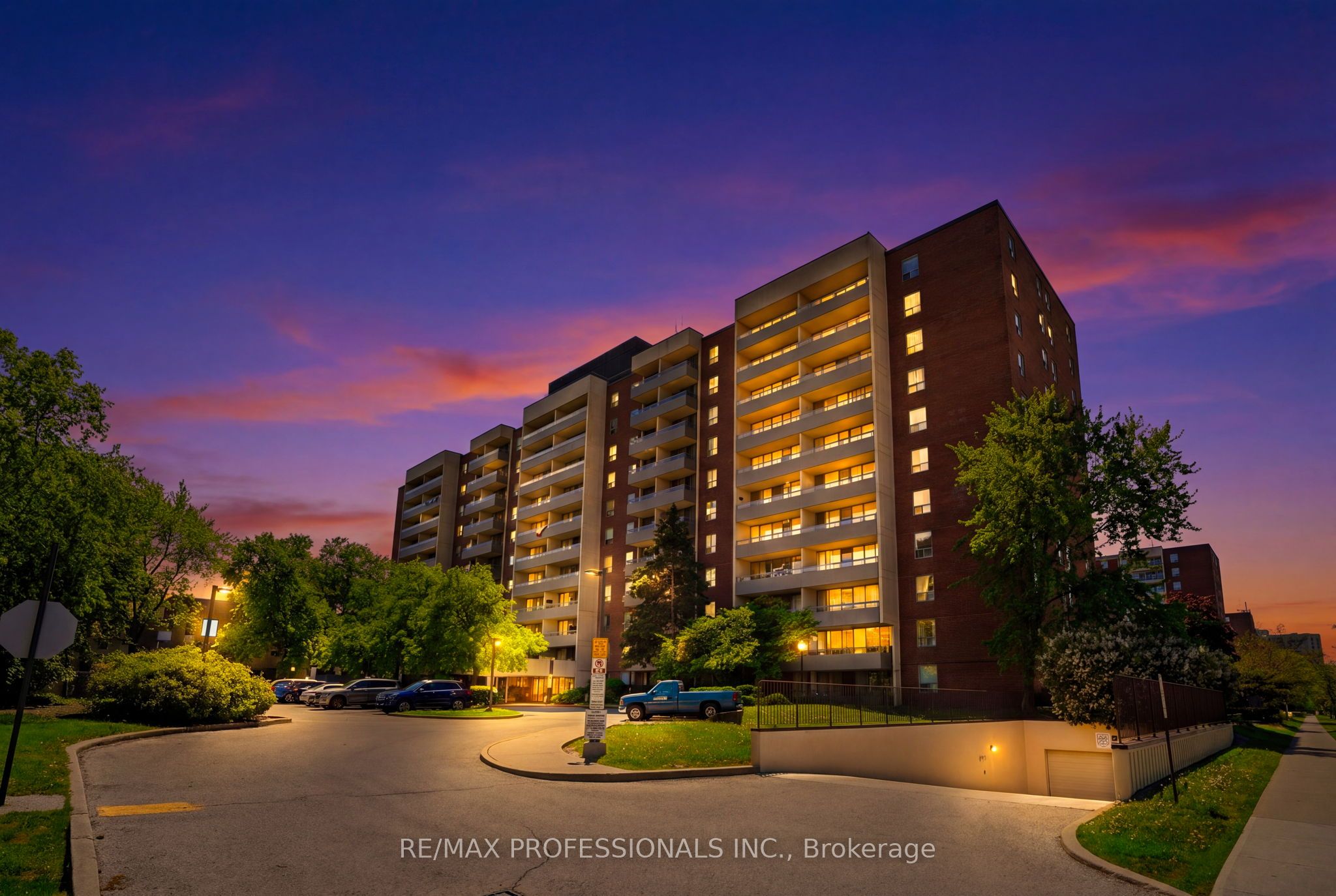 19 Four Winds Drive 204