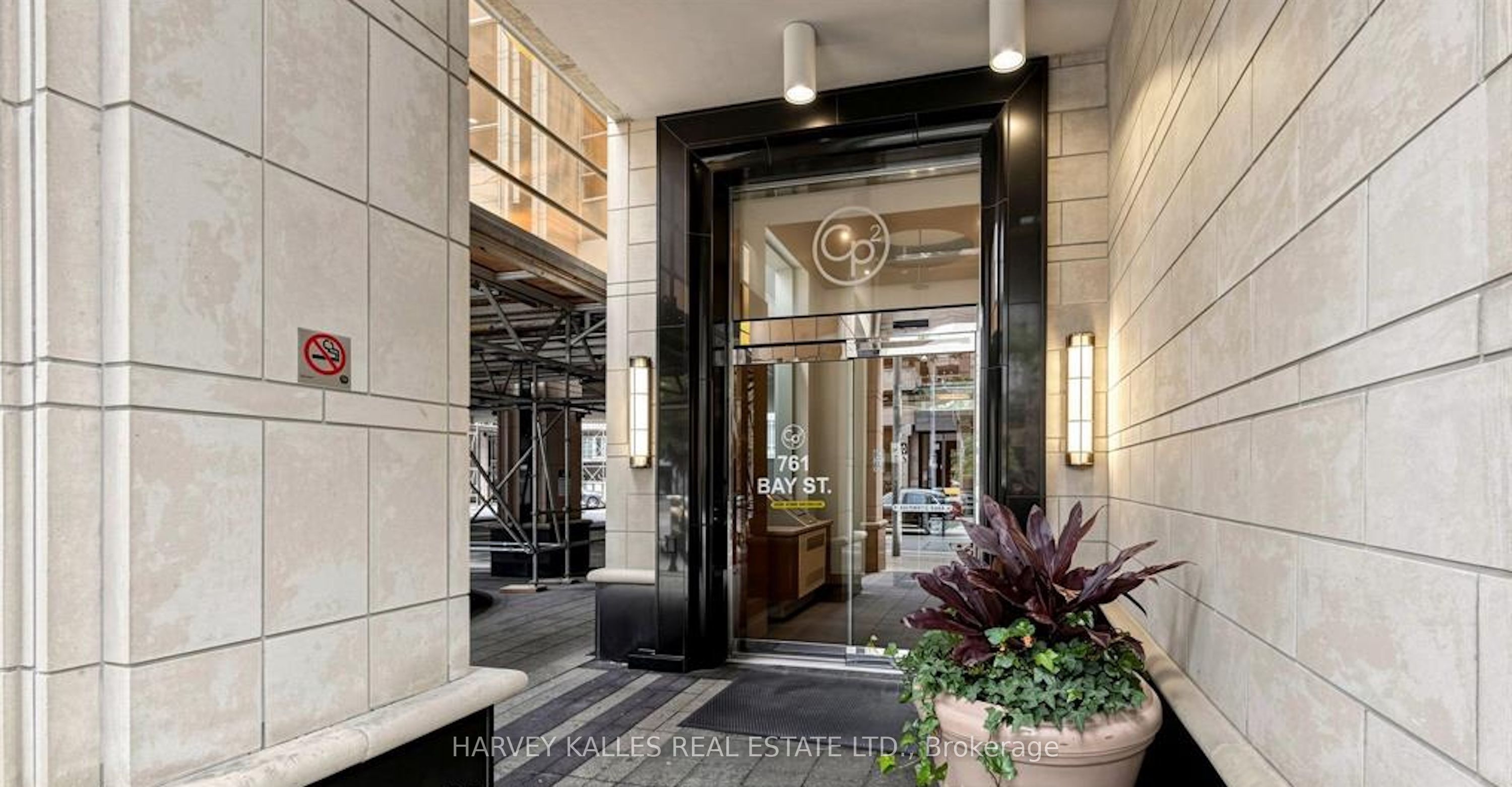 761 Bay Street S 707