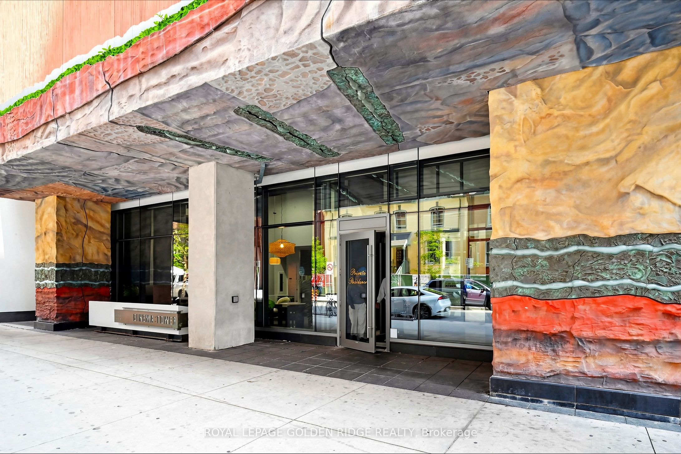 21 Widmer Street 1108