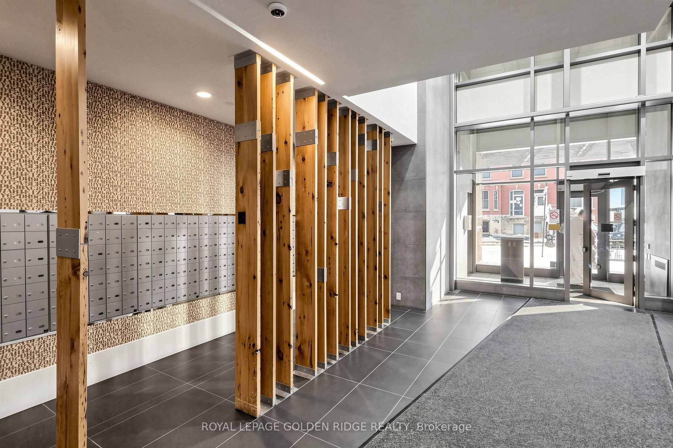 21 Widmer Street 1108