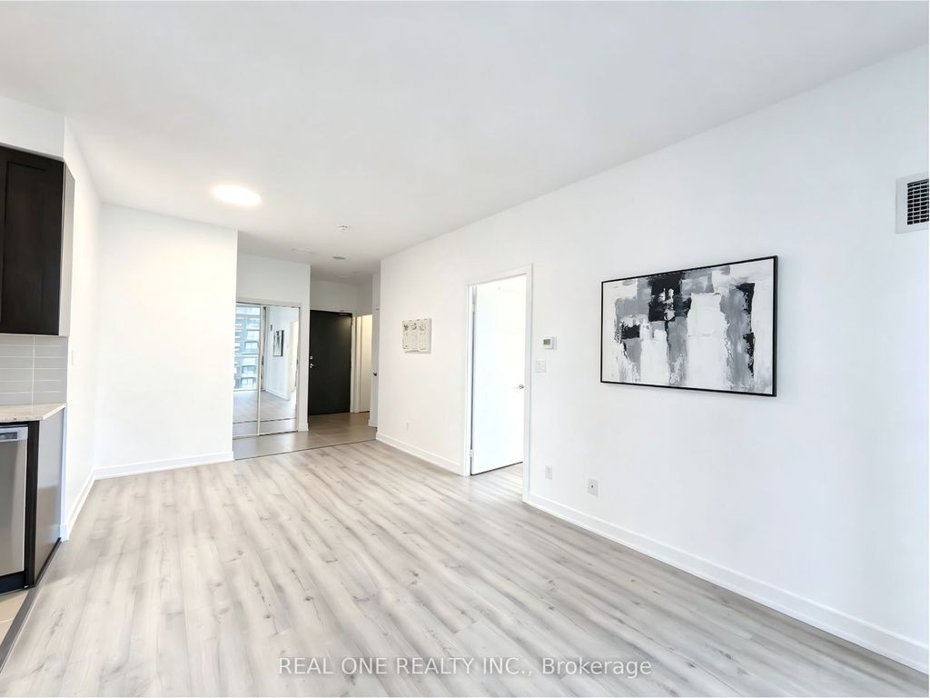 Photo of 4070 Confederation Parkway #2004, Mississauga, ON L5B 0E9 (MLS # W13147454)