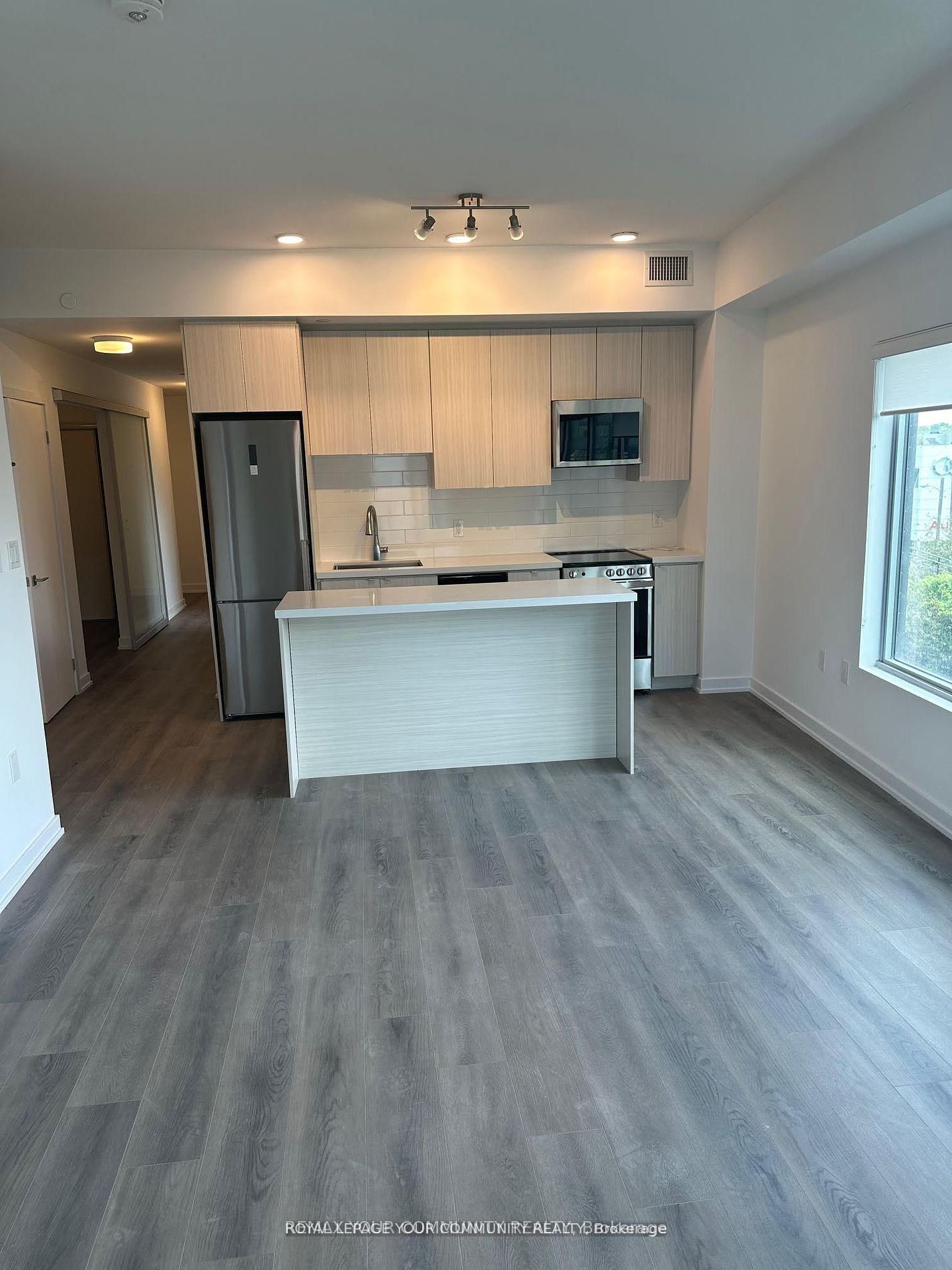 Photo 1 of 8 — 2433 Dufferin Street 313, Toronto, ON M6E 0B4