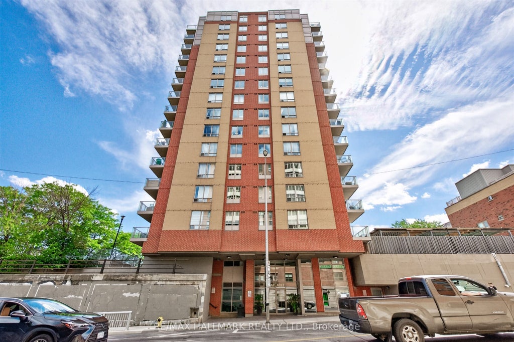 Photo of 1369 Bloor Street W #806, Toronto, ON M6P 4J4 (MLS # C13804648)