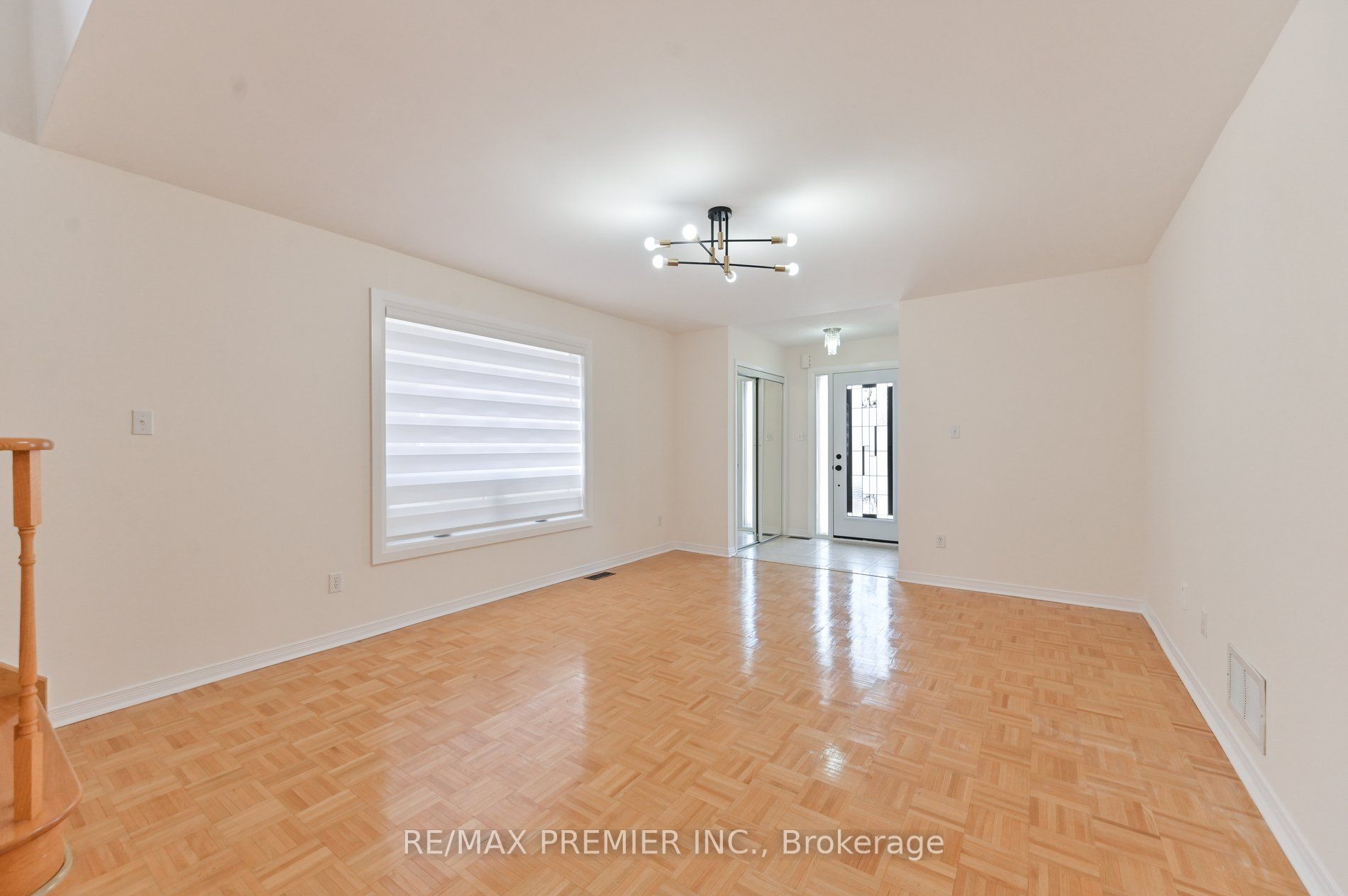 152 Laurelhurst Crescent